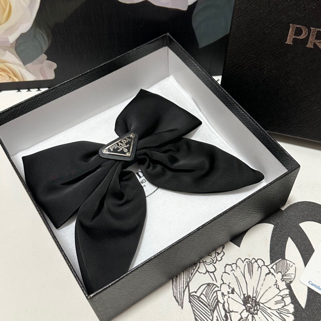 BOW-KNOT HAIR CLIP IN BLACK SILK 358295