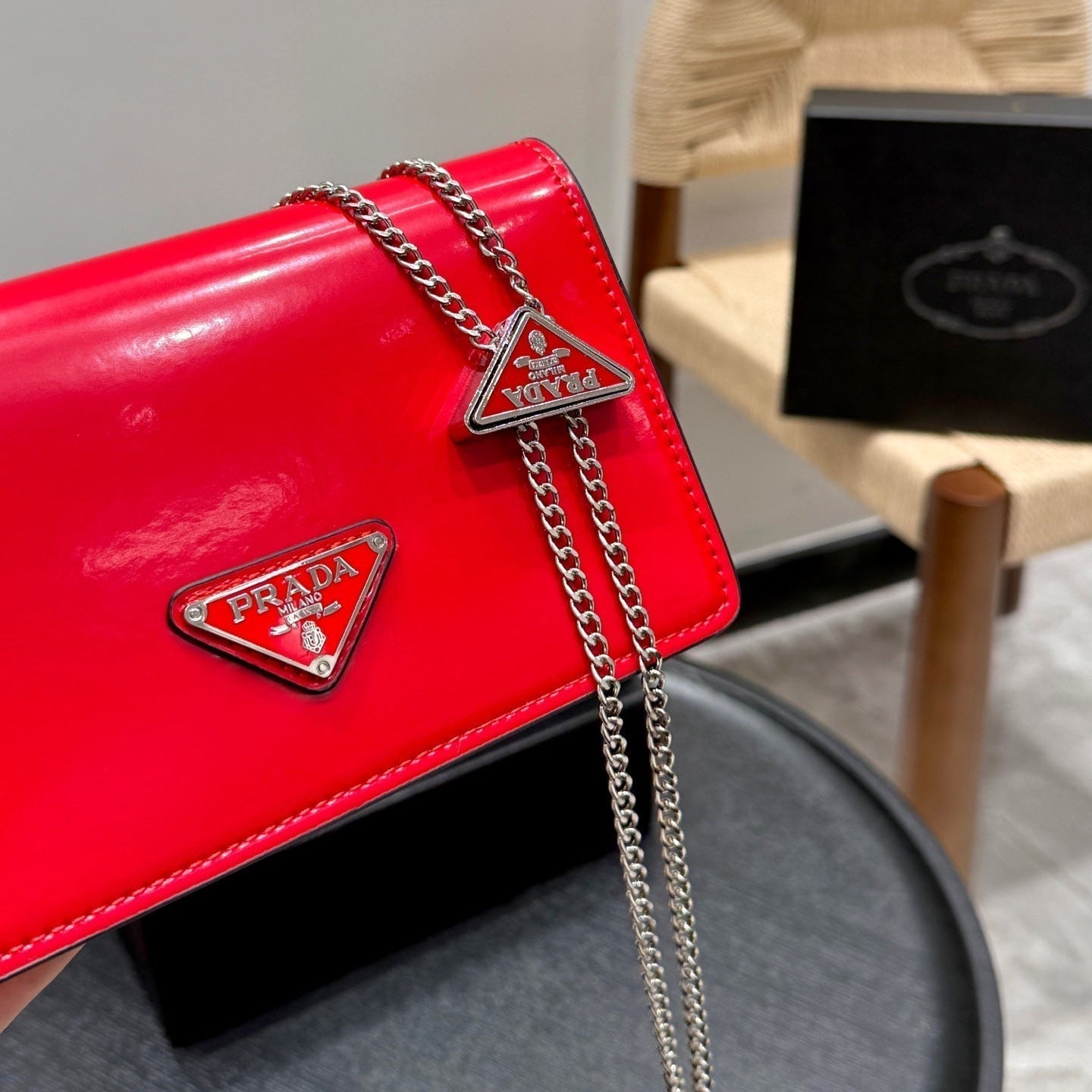FLAP CLOSURE WALLET ON CHAIN 19 IN RED PATENT NAPPA LEATHER