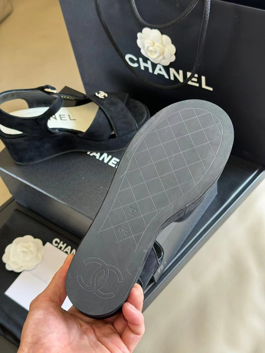 CC CLASSIC WEDGE SANDALS IN BLACK LAMBSKIN SUEDE