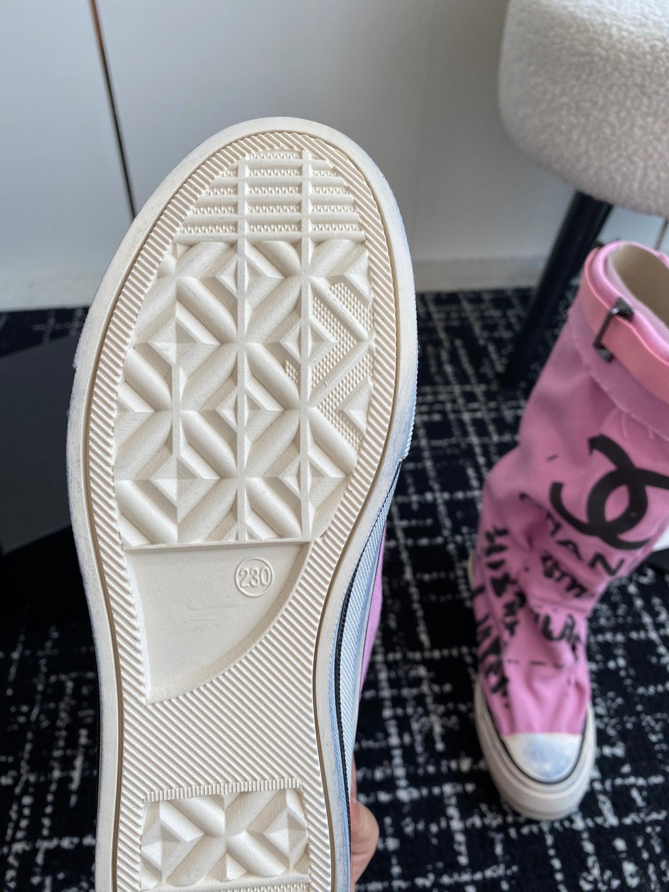 HIGH BOOTS IN HOT PINK CANVAS