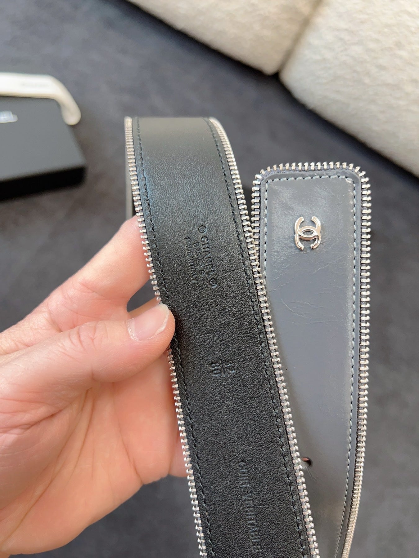 BELT 40MM IN GRAY CALFSKIN WITH INTERWOVEN CHAIN BUCKLE ZIPPER IN TRIM SILVER HARDWARE