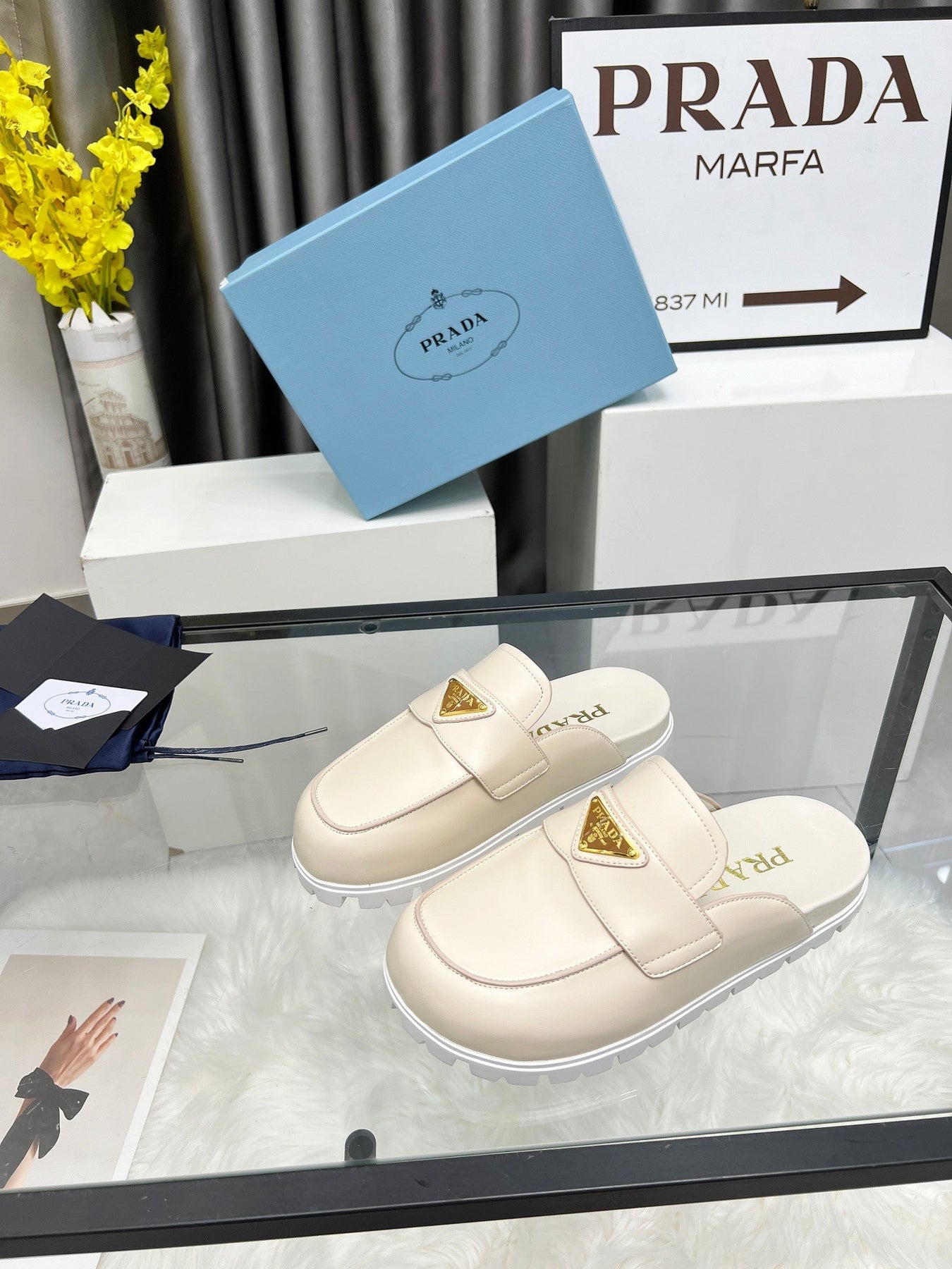 SABOTS MULES BEIGE CALFSKIN