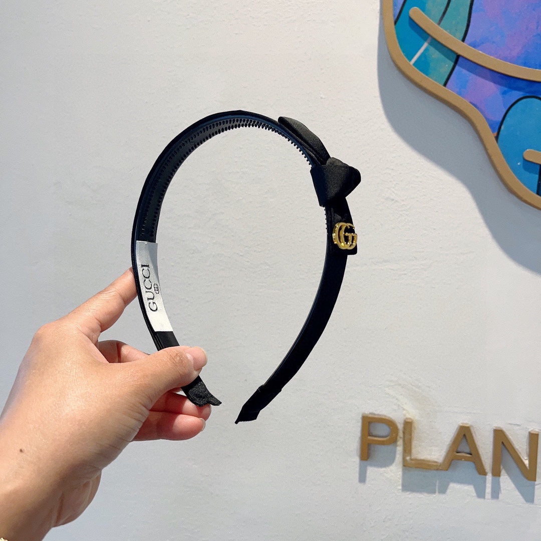 BOW HAIRBAND IN BLACK RE-NYLON 356589