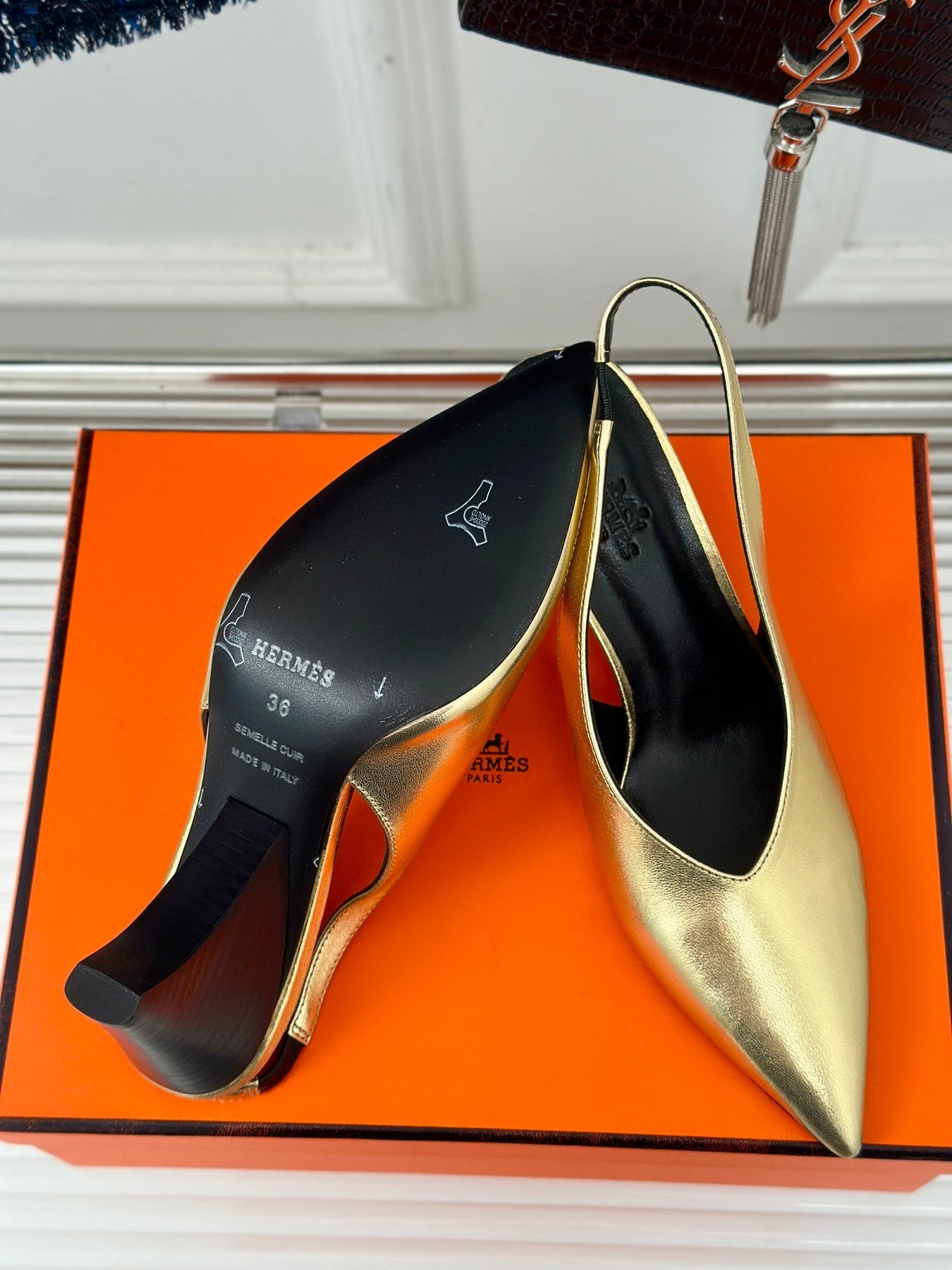 HIGH HEEL 75 MM POINTED- TOE SANDAL IN GOLD CALFSKIN