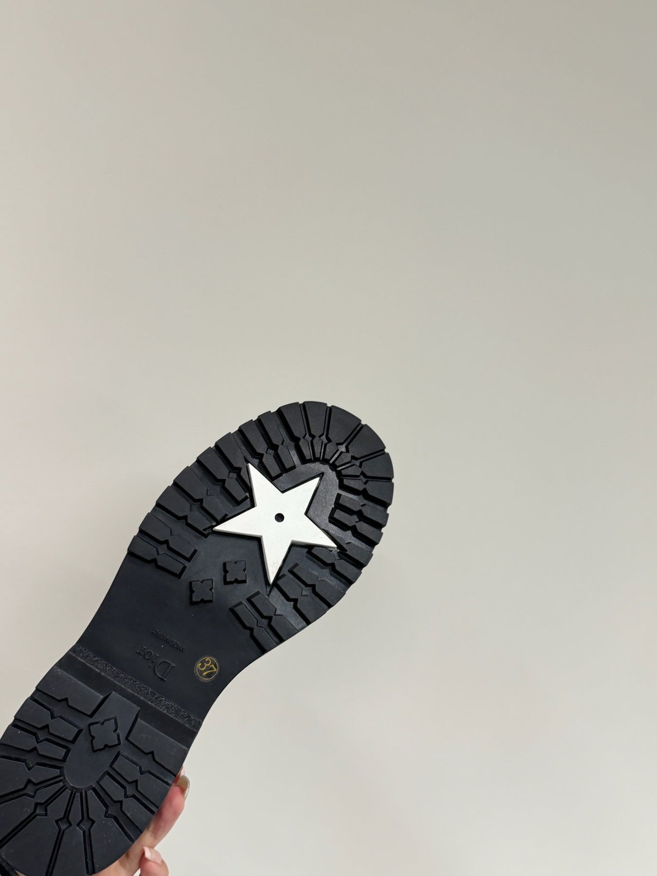 D-TOWN ANKLE BOOTS IN BLACK CALFSKIN