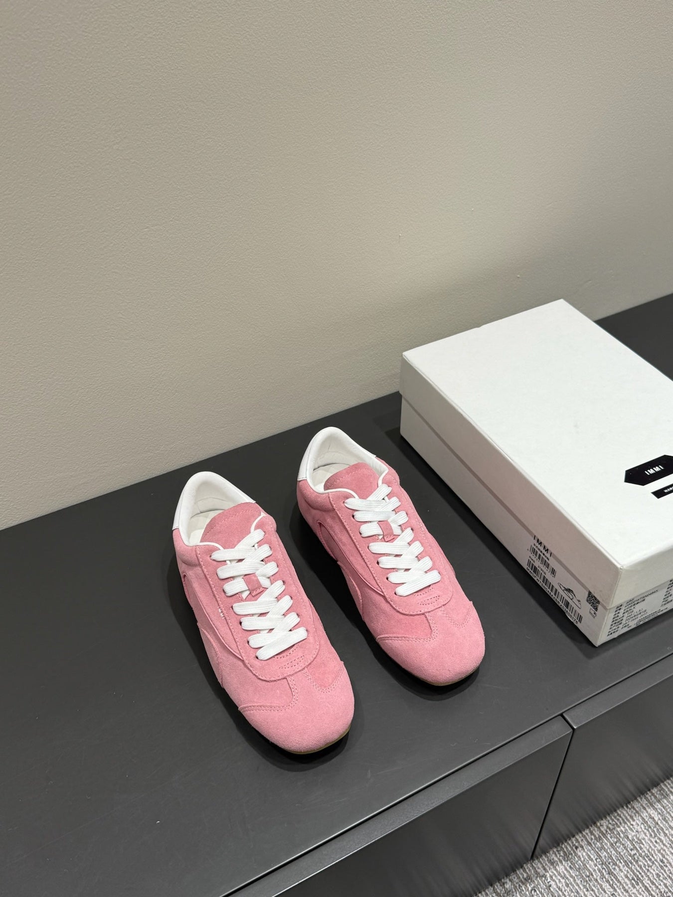 LACE-UP SNEAKER IN PINK SUEDE