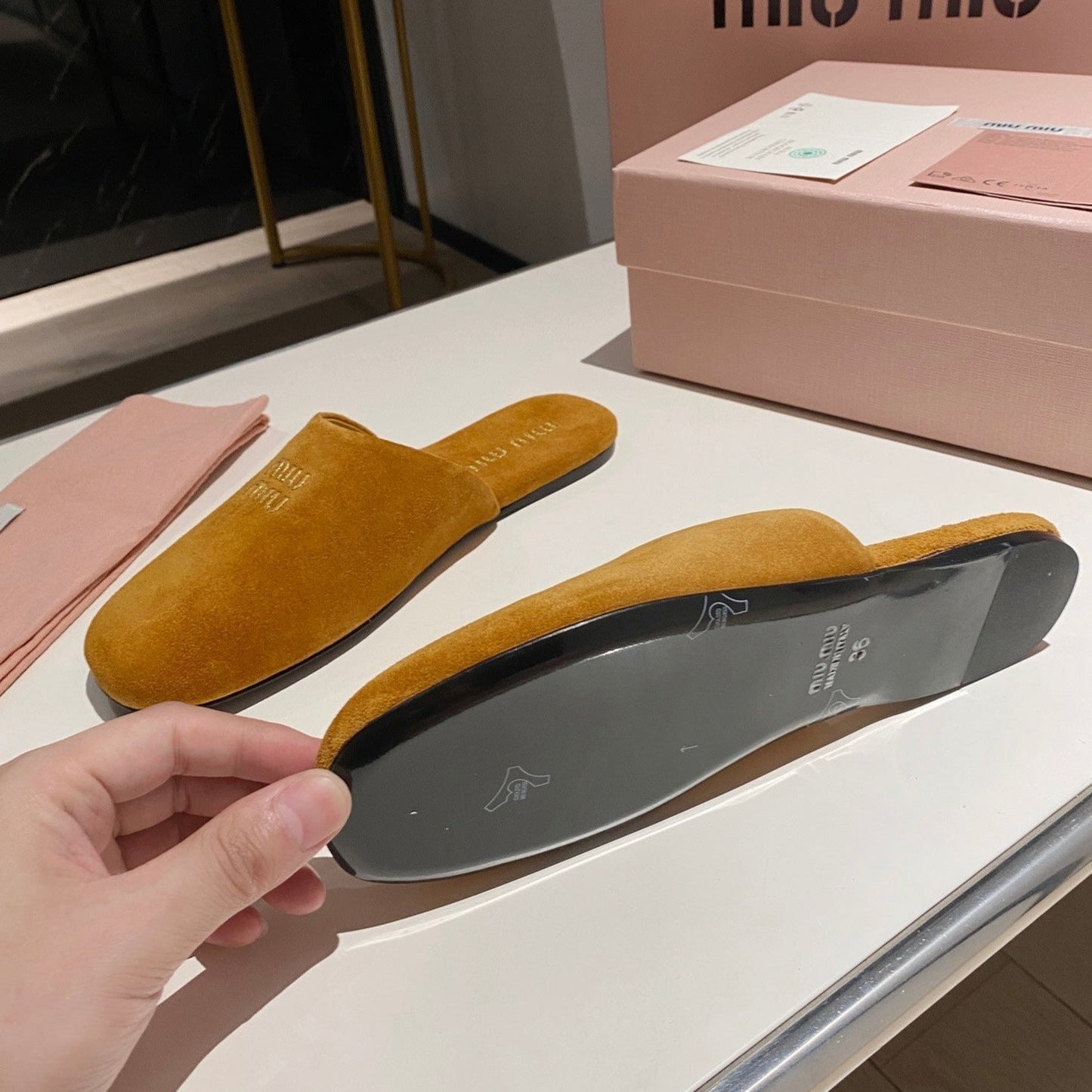 MULES SLIPPERS RETRO AMBER COLOR SUEDE