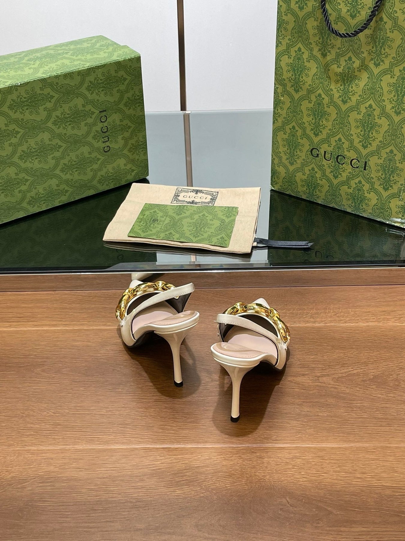 GG HIGH SLINGBACK 10.5 CM IN WHITE GLOSSY CALFSKIN WITH GOLD HARDWARE