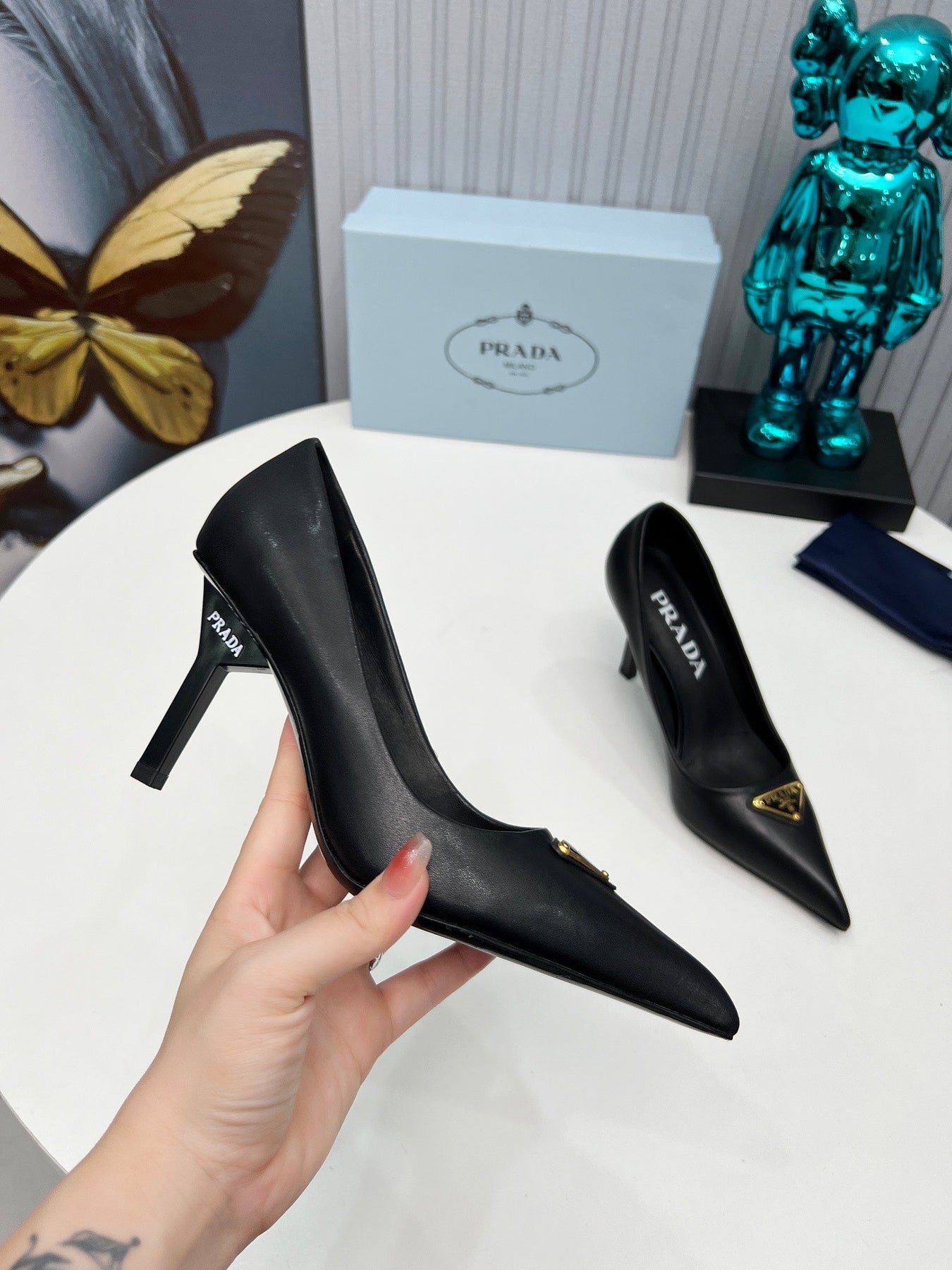 HIGH-HEEL PUMPS IN BLACK SHEEPSKIN