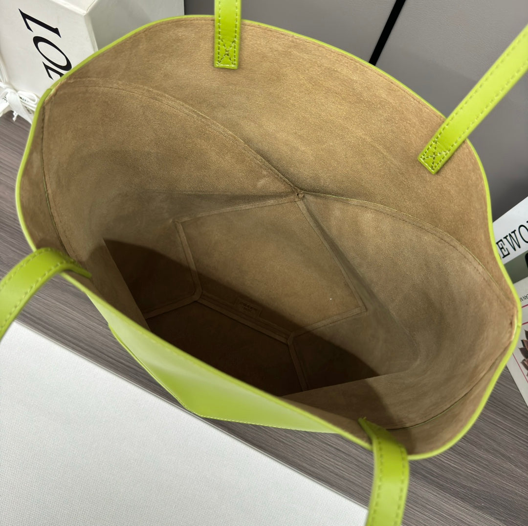 LOE 31 FUZZLE FOLD IN GREEN CHARTREUSE CALFSKIN