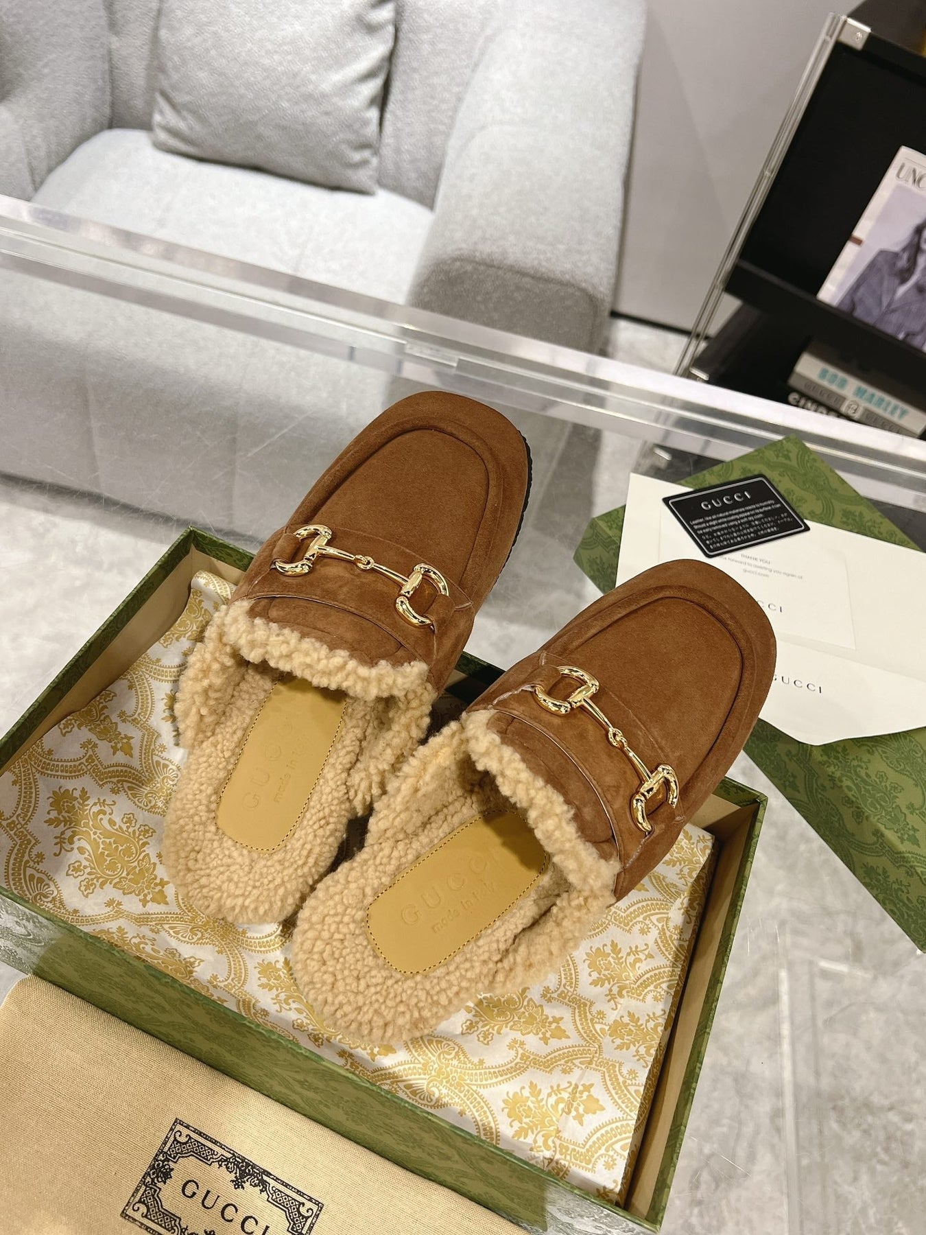 HORSEBIT MULE IN BROWN SUEDE AND FLEECE LINING