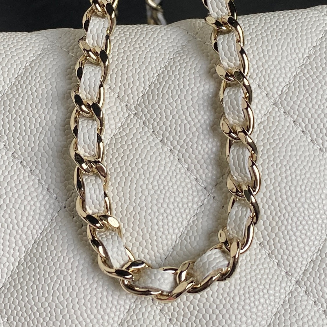 HOBO BAG 21 IN WHITE GRAINED CALFSKIN GOLD HARDWARE