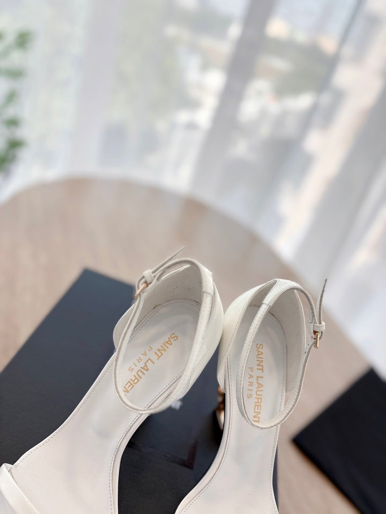 CLASSIC HIGH HEELS 10 CM IN WHITE PATENT CALFSKIN