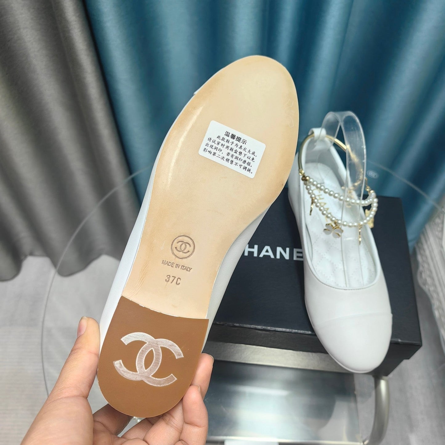 MARY JANE WITH PEARL STRAP IN WHITE LAMBSKIN