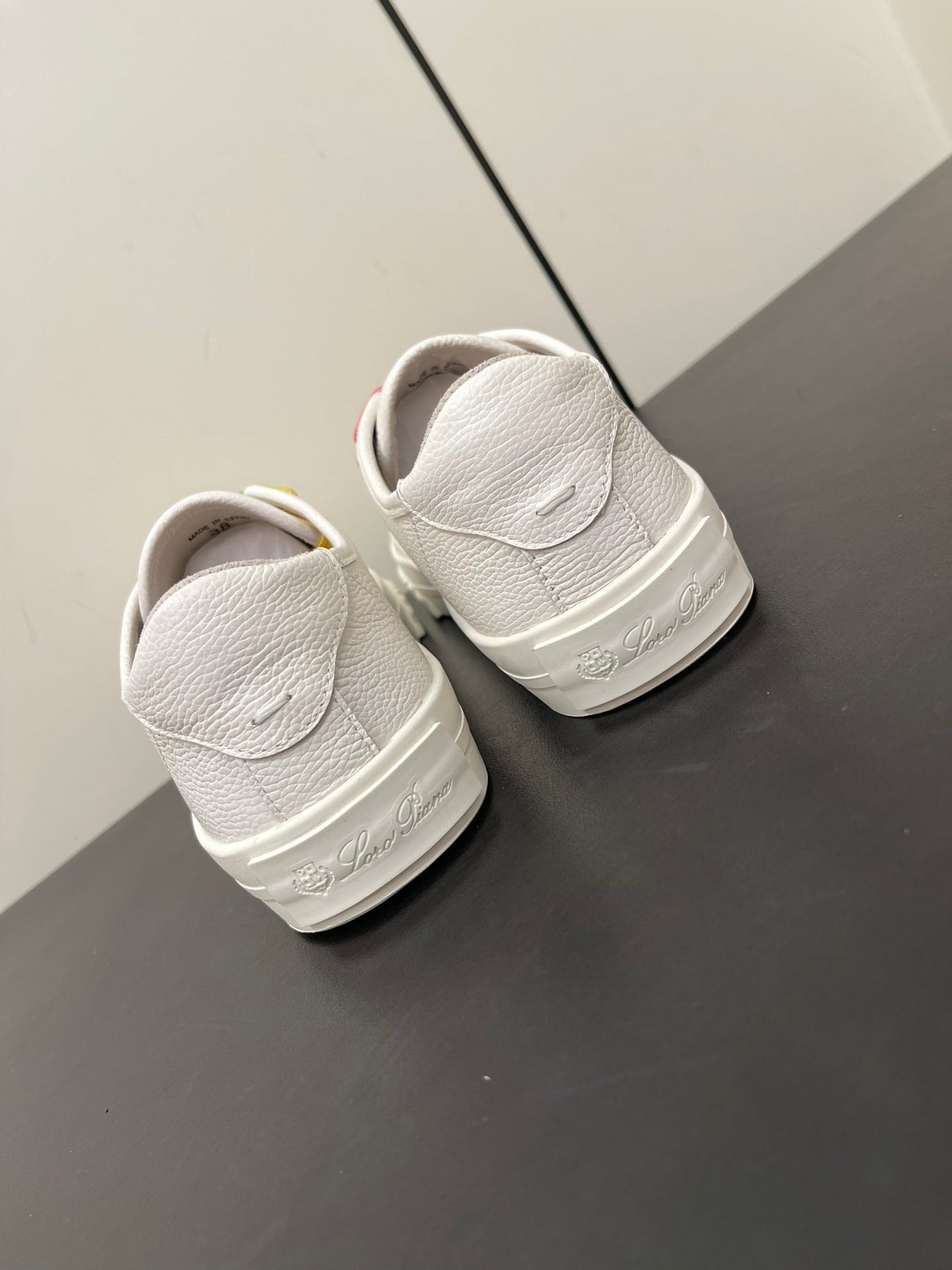 LP CLASSIC BISCUIT SNEAKERS WHITE WITH MULTI-COLOR LACES CALFSKIN