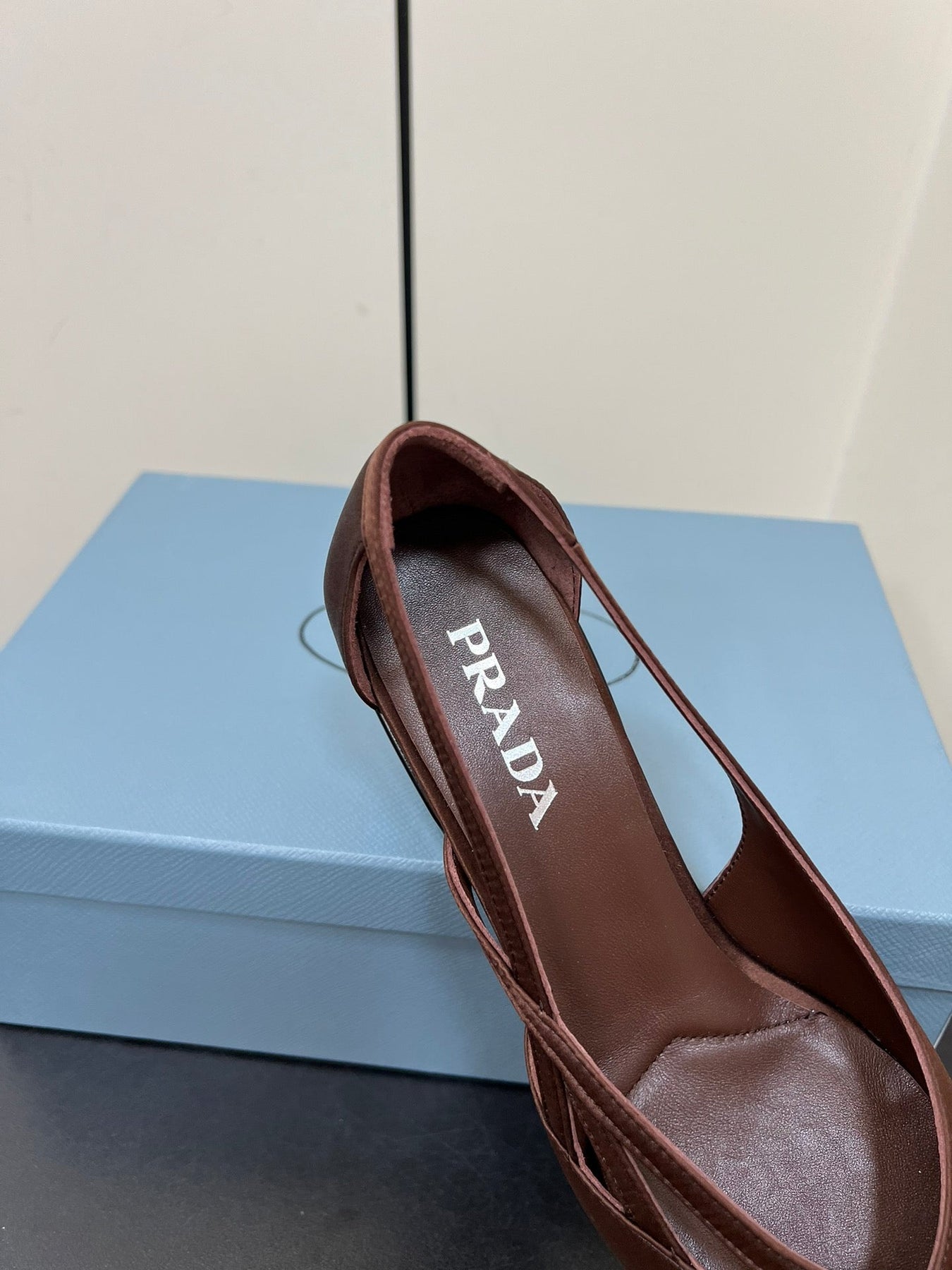 CUT-OUT BALLERINAS IN CHOCOLATE BROWN SATIN