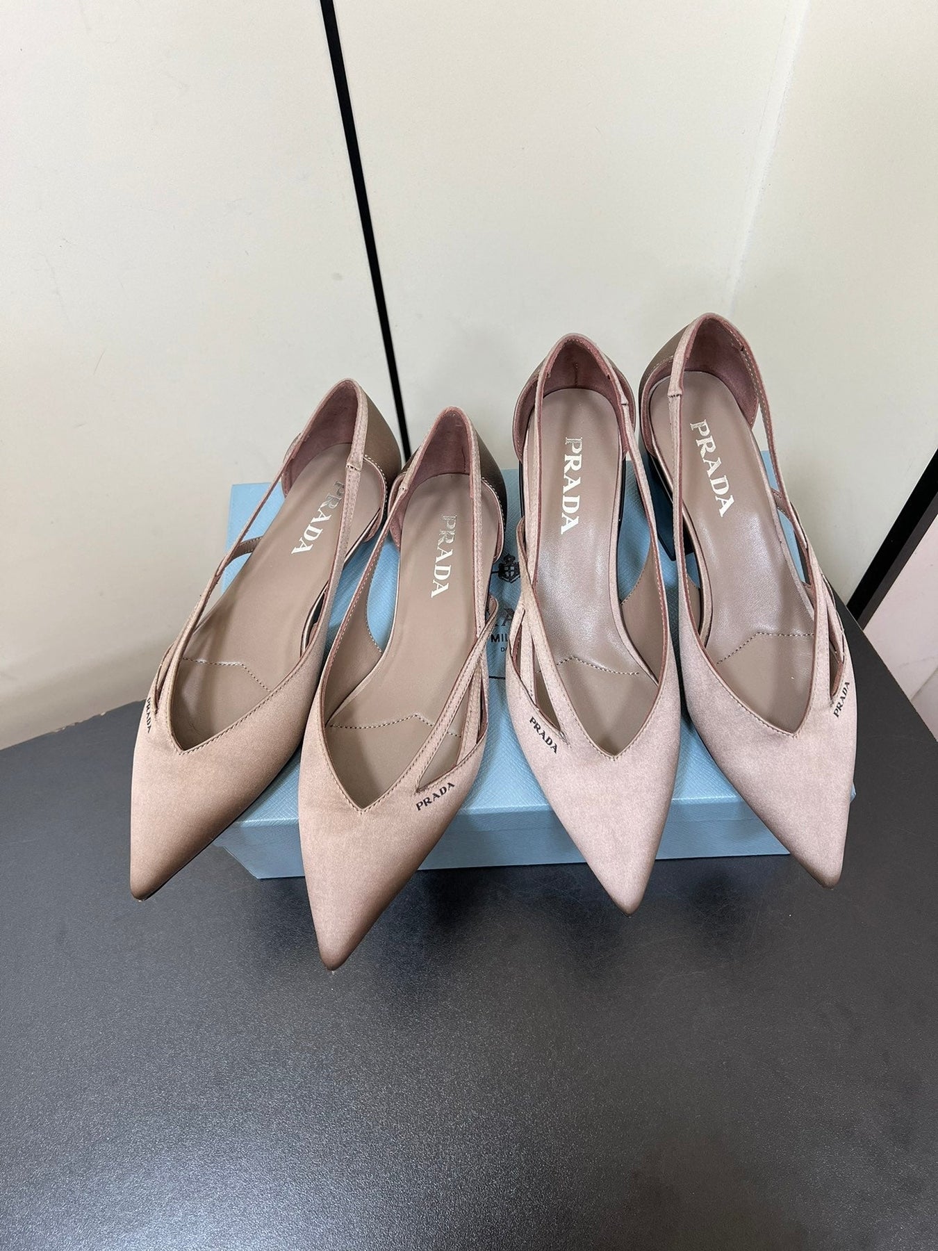 CUT-OUT BALLERINAS IN HAZELNUT BEIGE SATIN