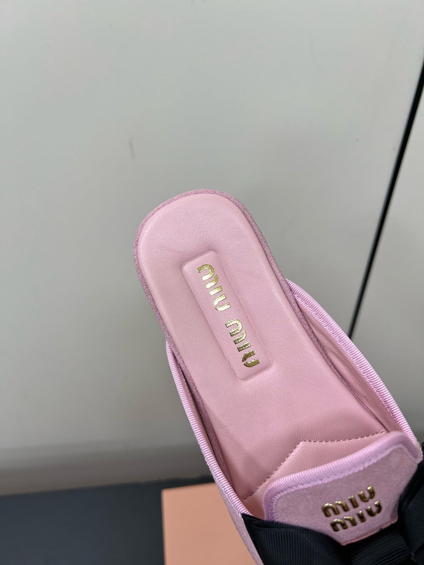 BOW MULES IN DUST PINK SUEDE