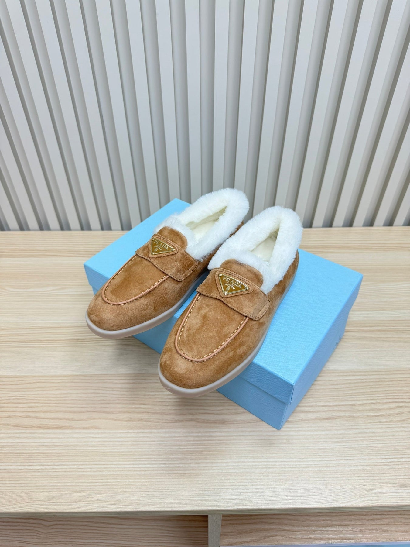 LOAFER IN CAMEL SUEDE AND FUR LINING ATTACHED TRIANGLE LOGO