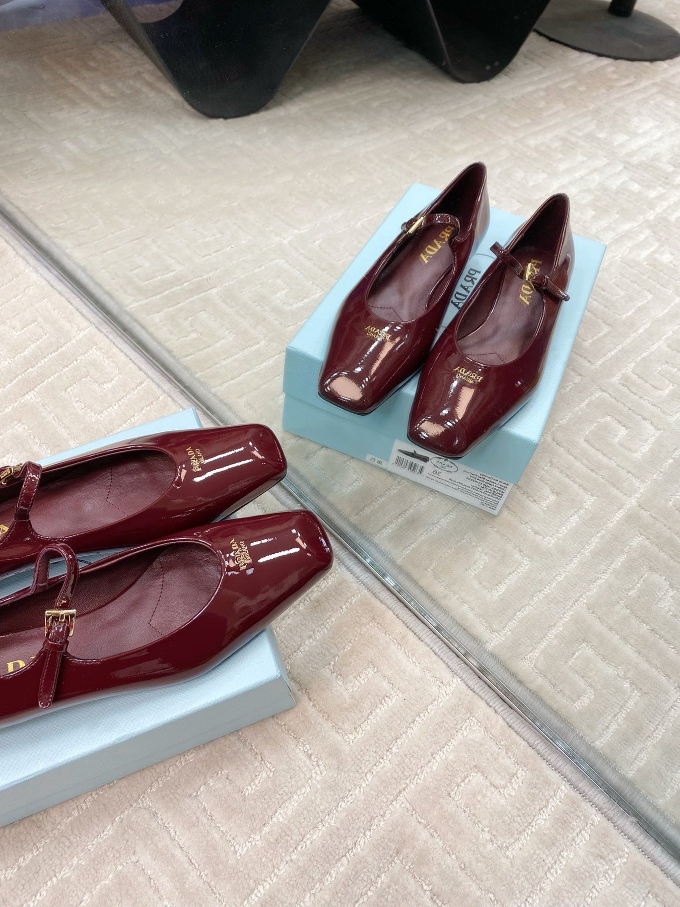 MARY JANE FLATS SQUARE TOE IN BURGUNDY RED PATENT SHEEPSKIN