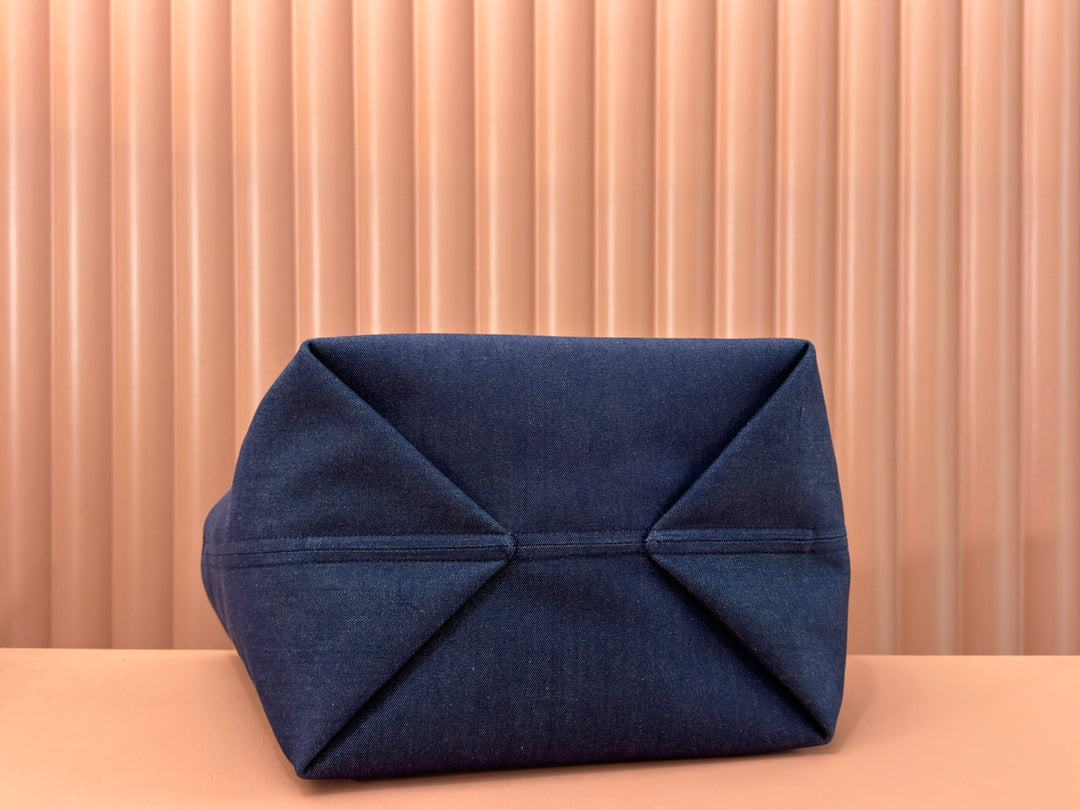 LARGE TOTISSIMA REVERSIBLE TOTE 30.5 IN DARK BLUE DENIM ONE SIDE BEIGE AND BLUE CALFSKIN ON THE OTHER