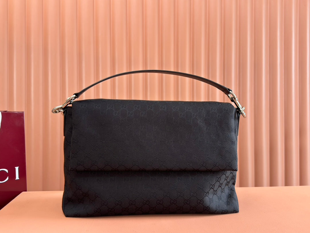 LARGE CROSSBODY BAG 36 IN BLACK CANVAS