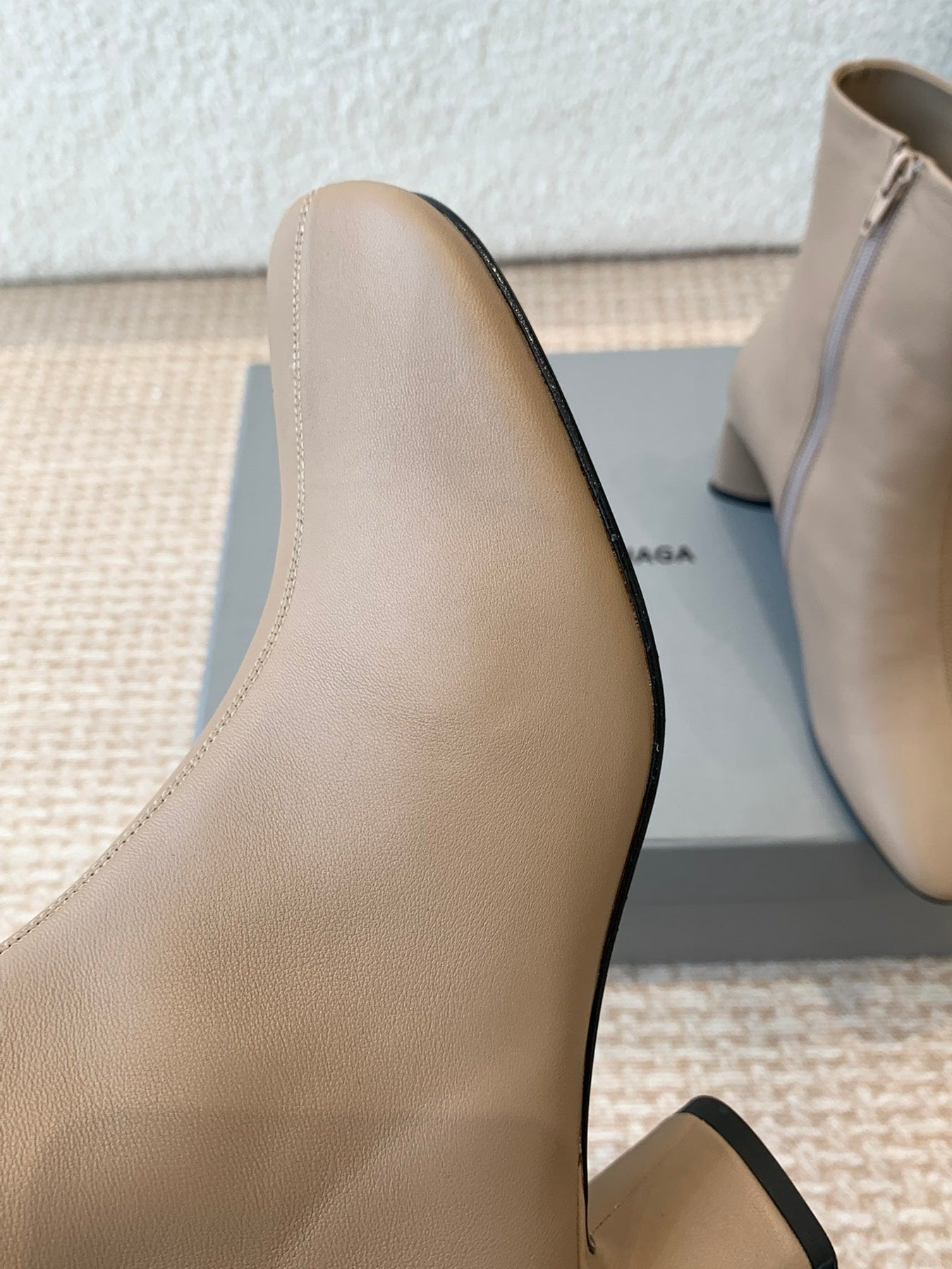 ANKLE BOOTS IN LIGHT BROWN LOGO EMBOSSED SOFT SHEEPSKIN