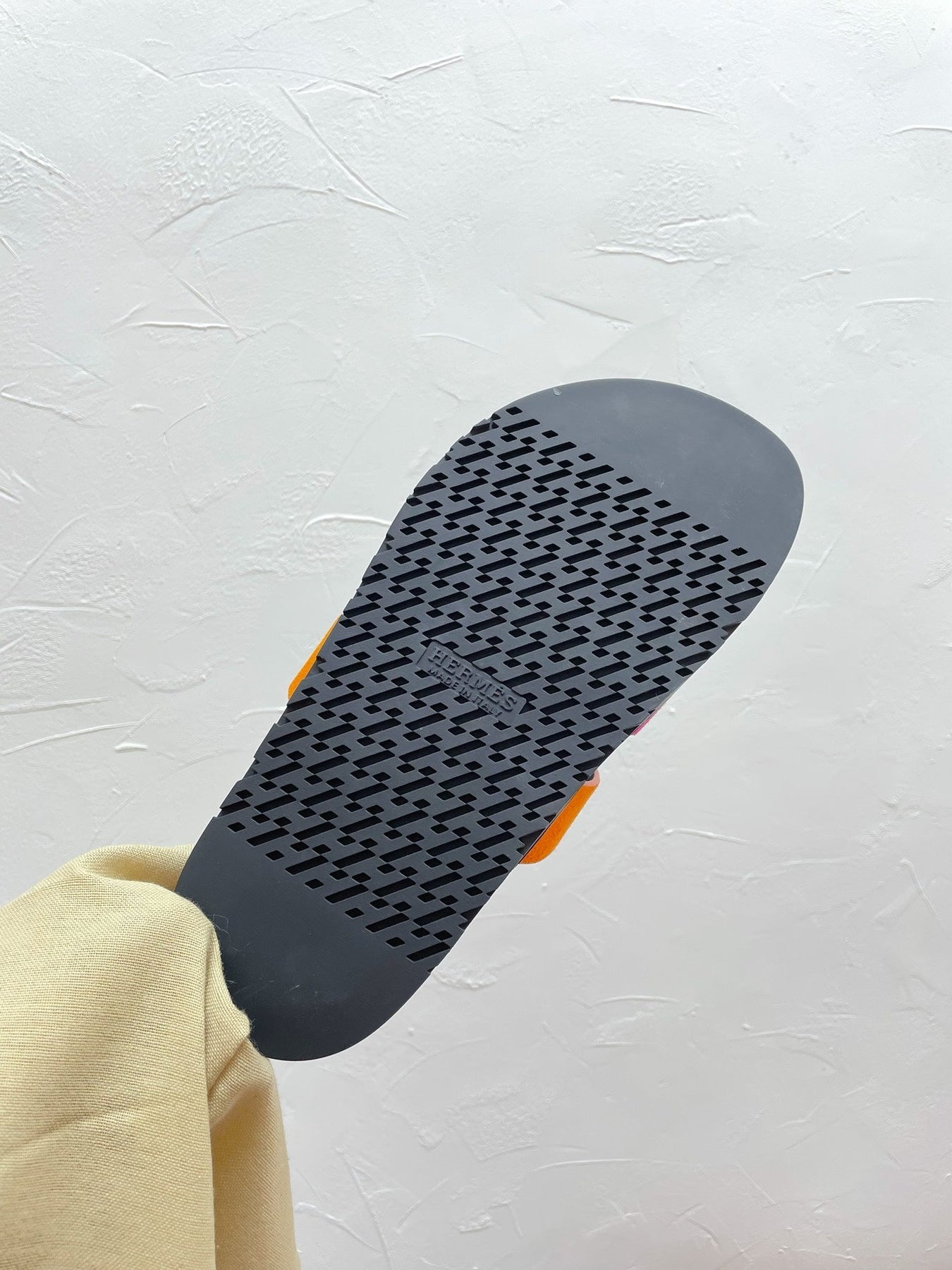 CHYPRE SANDAL DEEP PINK MIX ORANGE SUEDE WITH H BUCKLE