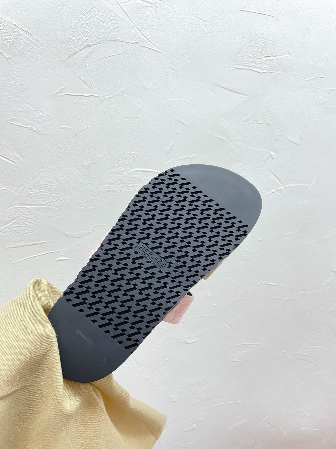 CHYPRE SANDAL ARMY GREEN MIX PASTEL PINK SUEDE WITH H BUCKLE