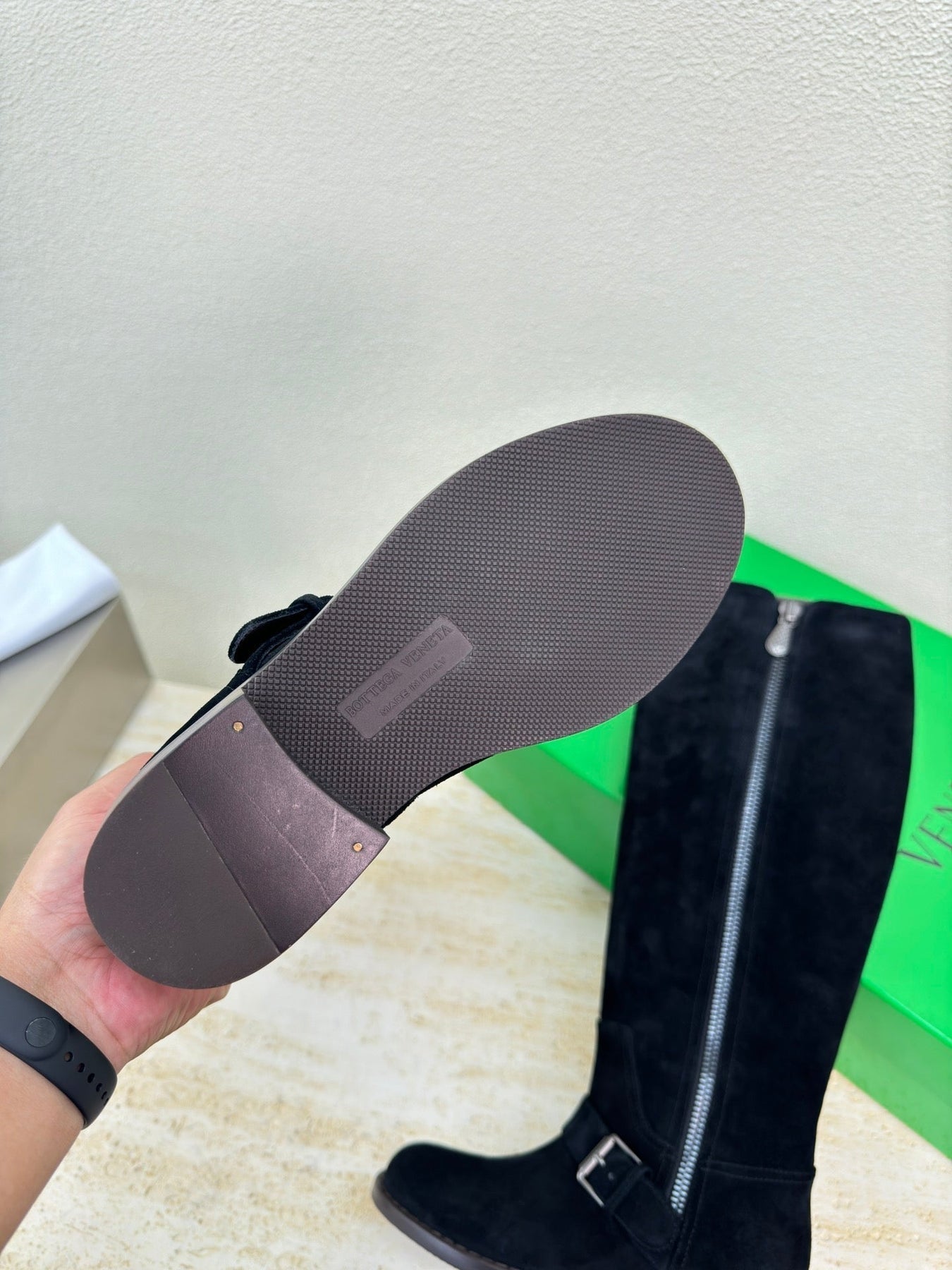 KNEE HIGH BOOT IN BLACK SUEDE