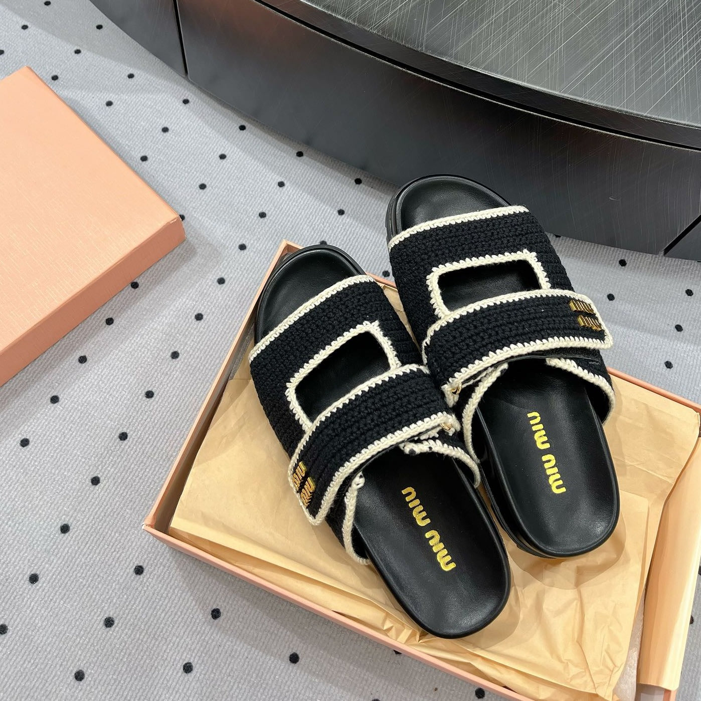 Sandals Black With Ivory Border Fabric