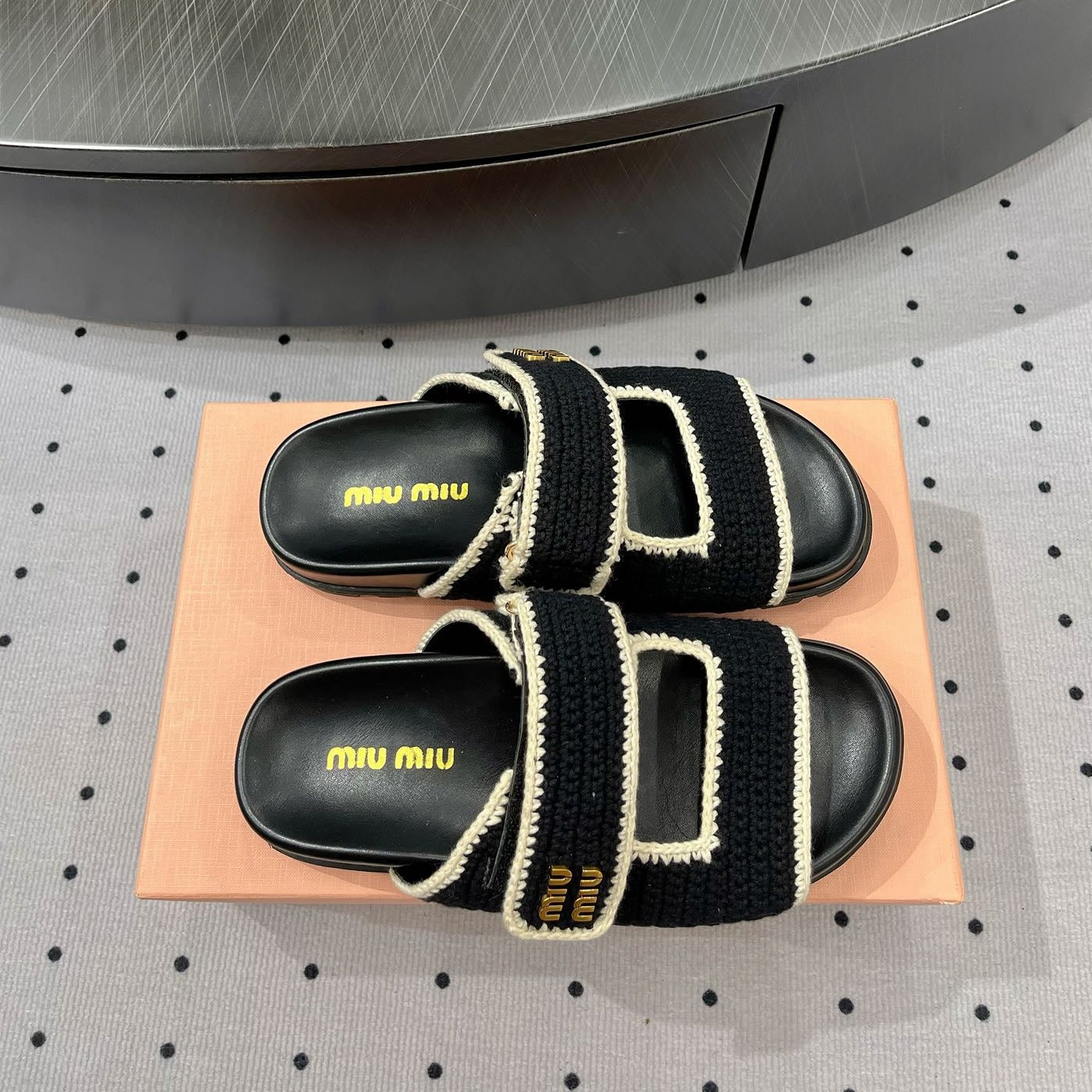 Sandals Black With Ivory Border Fabric