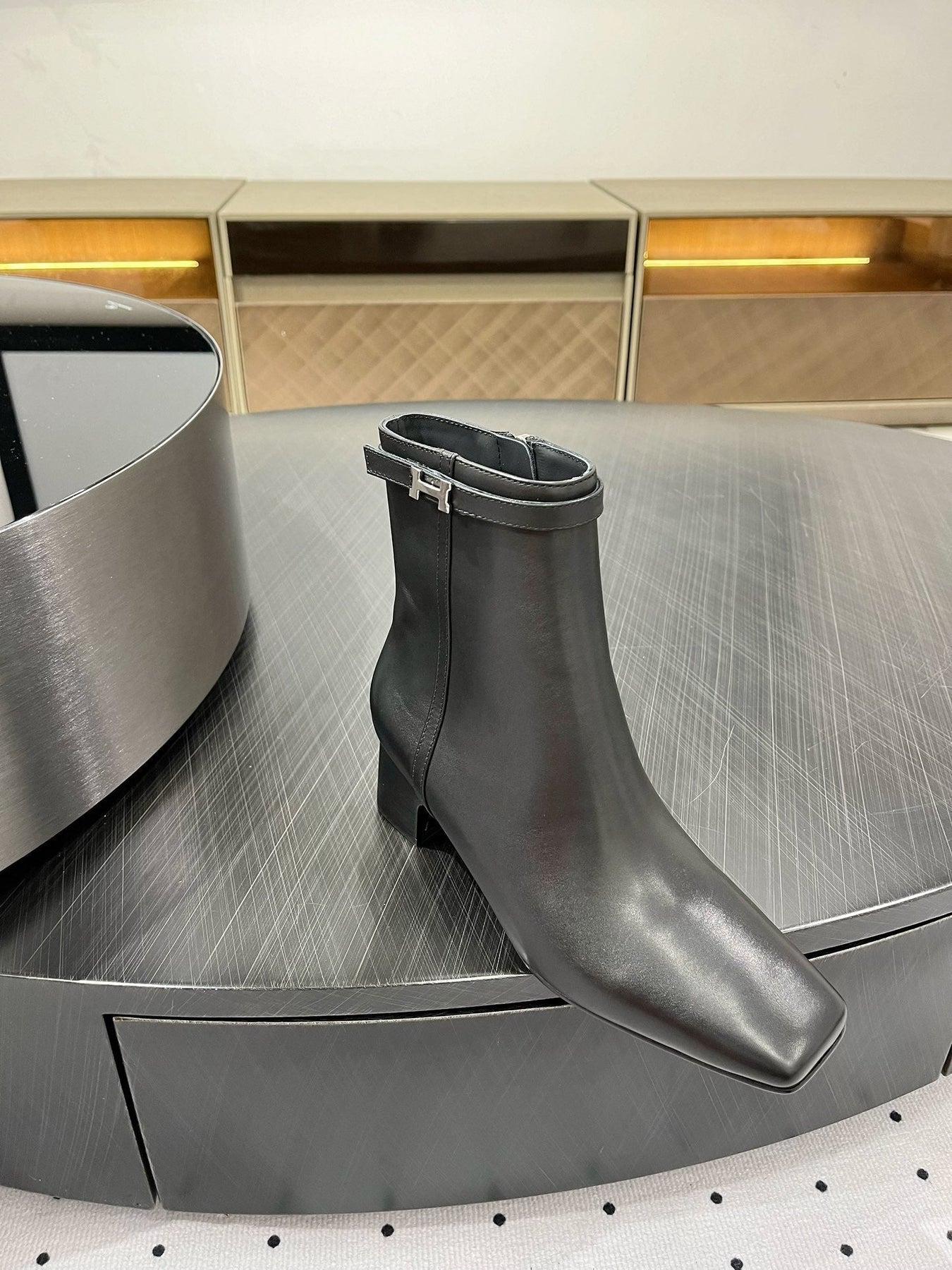 HOMMAGE ANKLE BOOT 5 CM IN BLACK CALFSKIN