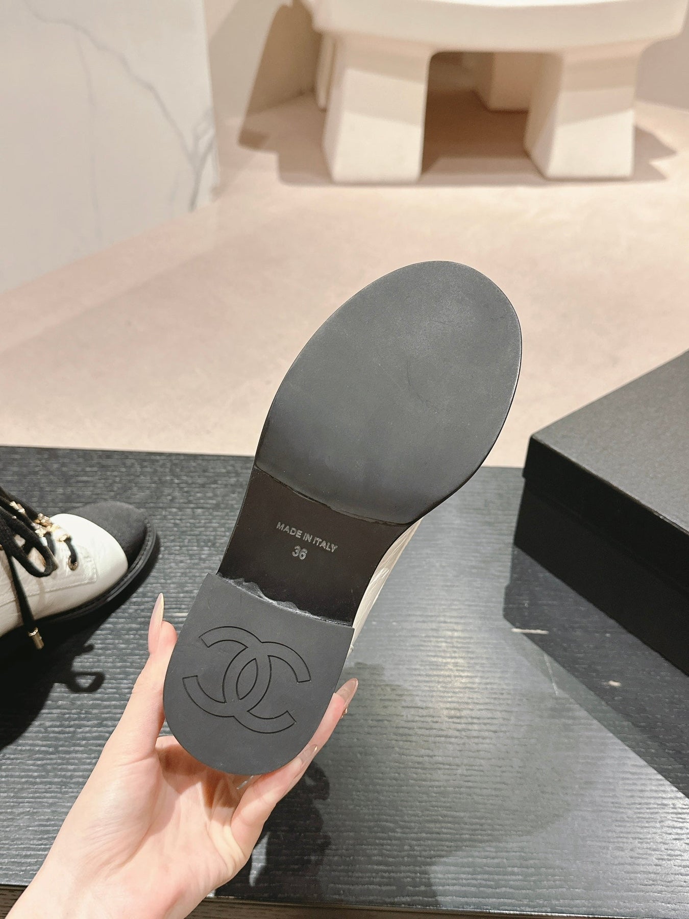 OXFORD SHORT BOOTS WHITE MIX BLACK SHEEPSKIN