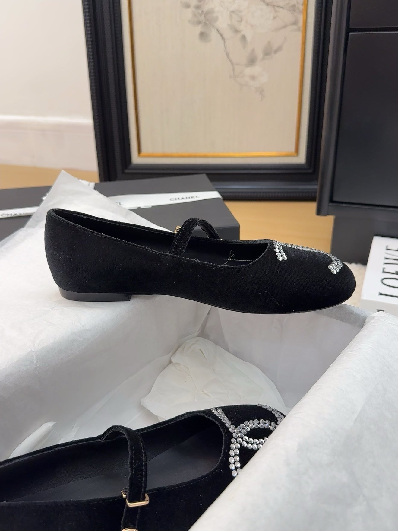 MARY JANE SHOES IN BLACK VELVET WITH CRYSTALS LOGO