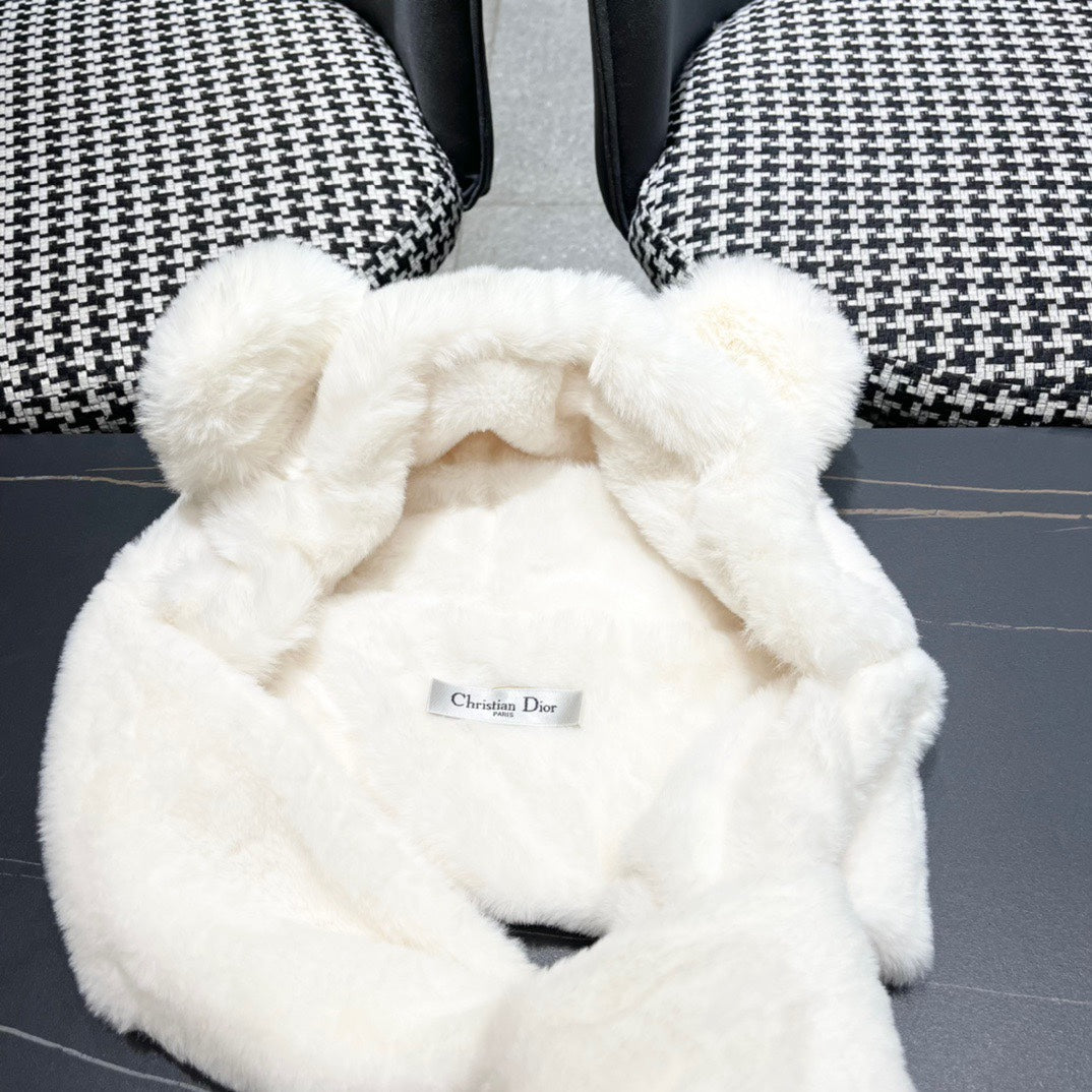 PLUSH WARM HAT IN WHITE RABBIT FUR WITH FOX EARS 439587