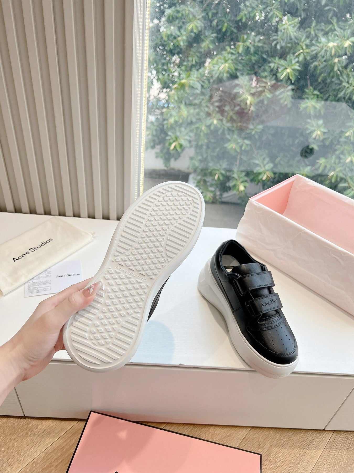 ACNE STUDIO SNEAKER IN BLACK LAMBSKIN