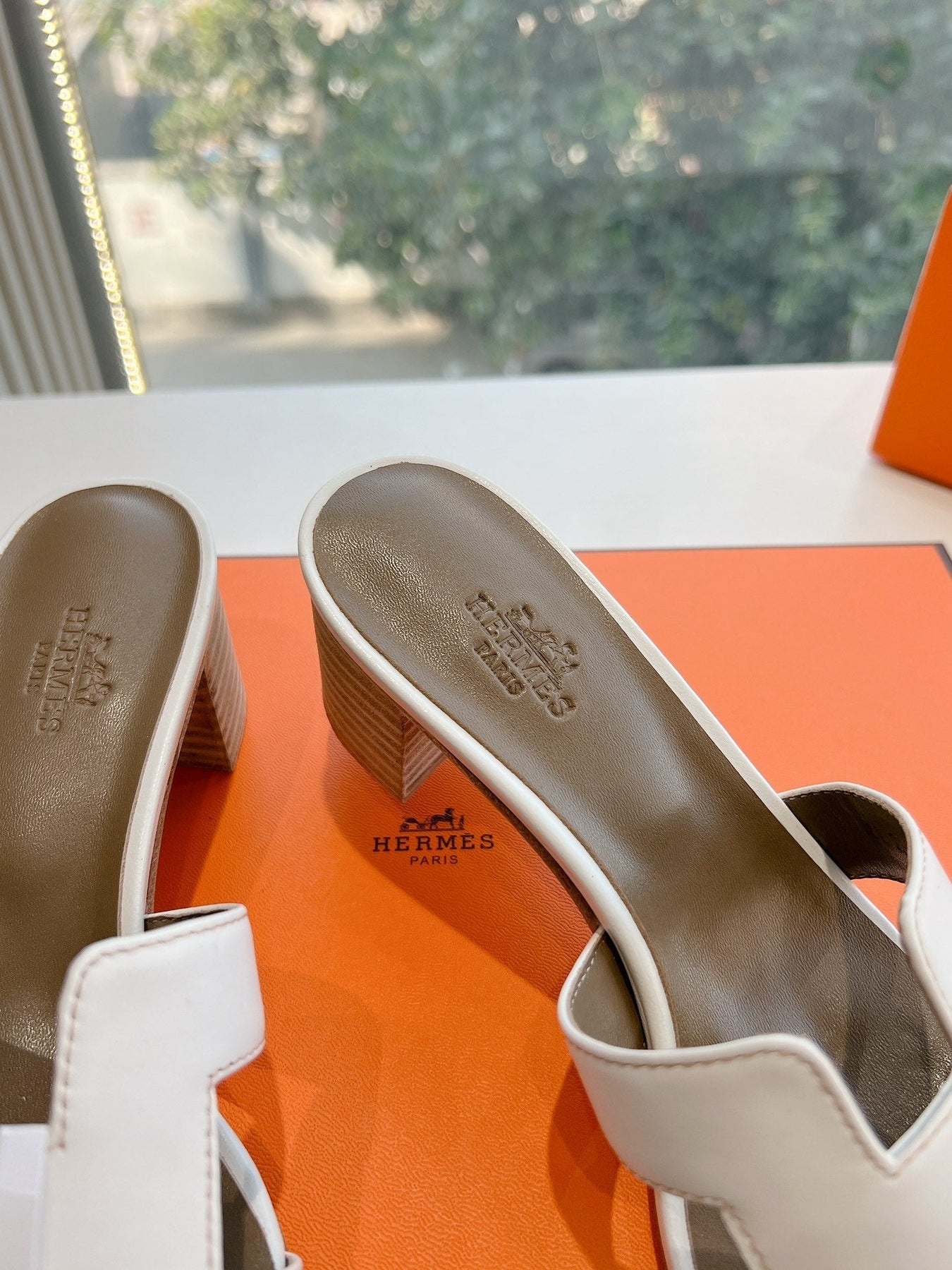 0ASIS SANDAL IN WHITE CALFSKIN