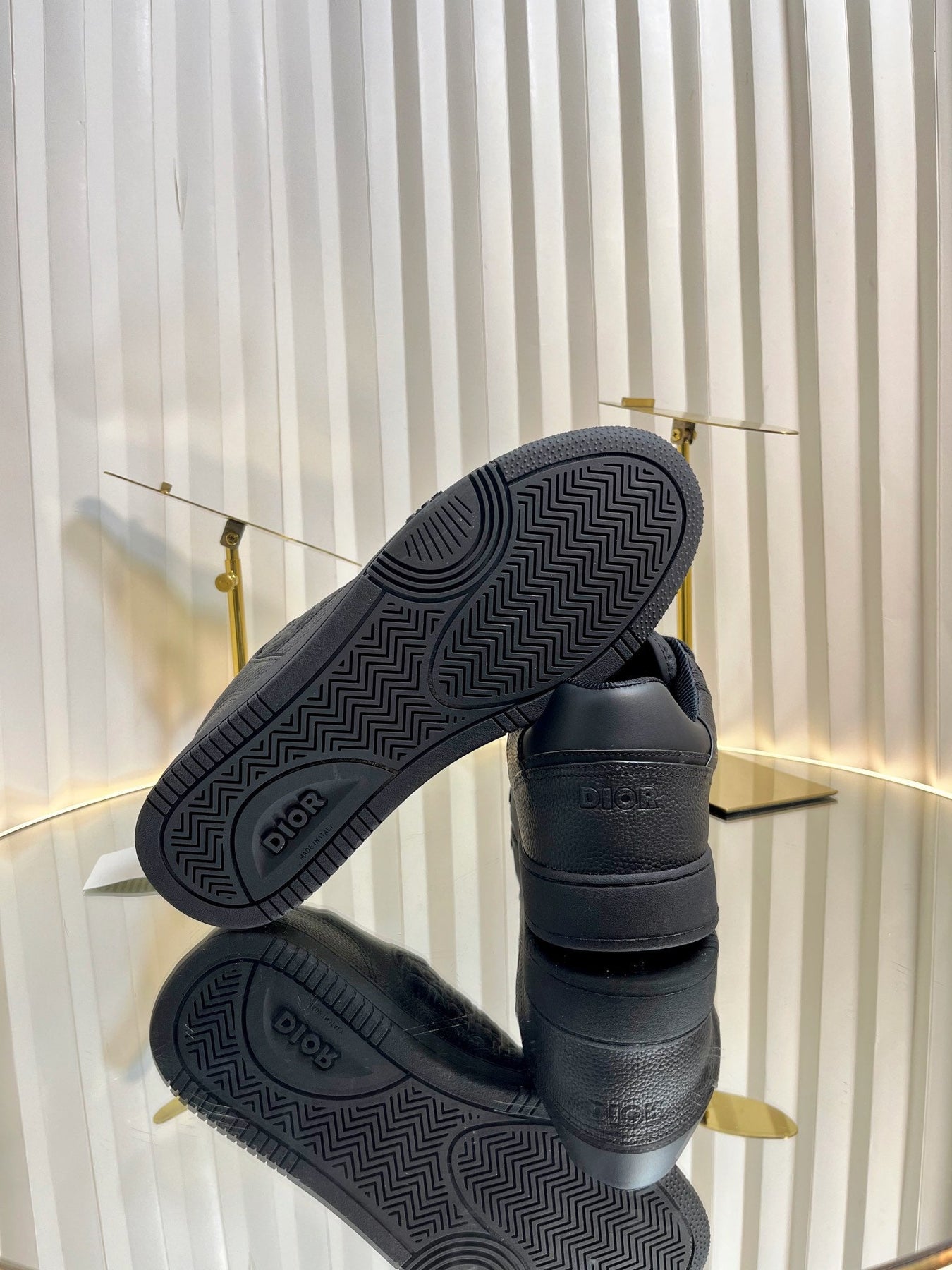 B27 LOW-TOP SNEAKER BLACK SMOOTH CALFSKIN