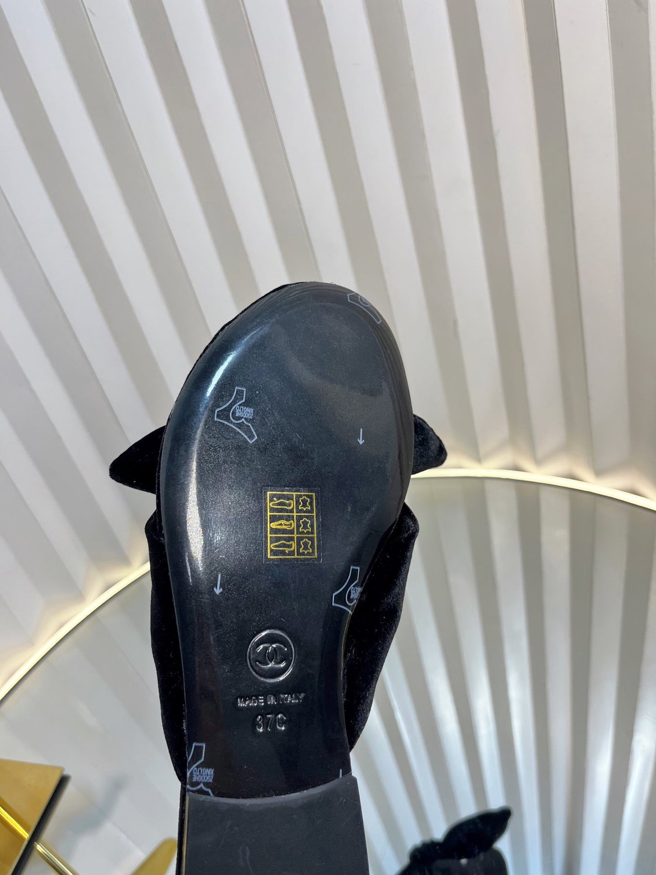 LACE SANDALS IN BLACK VELVET