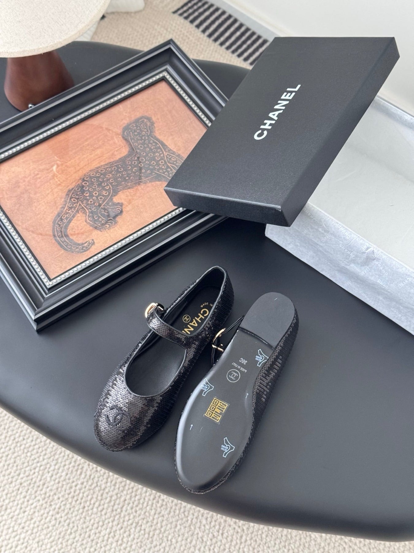 BALLET IN BLACK SEQUINS