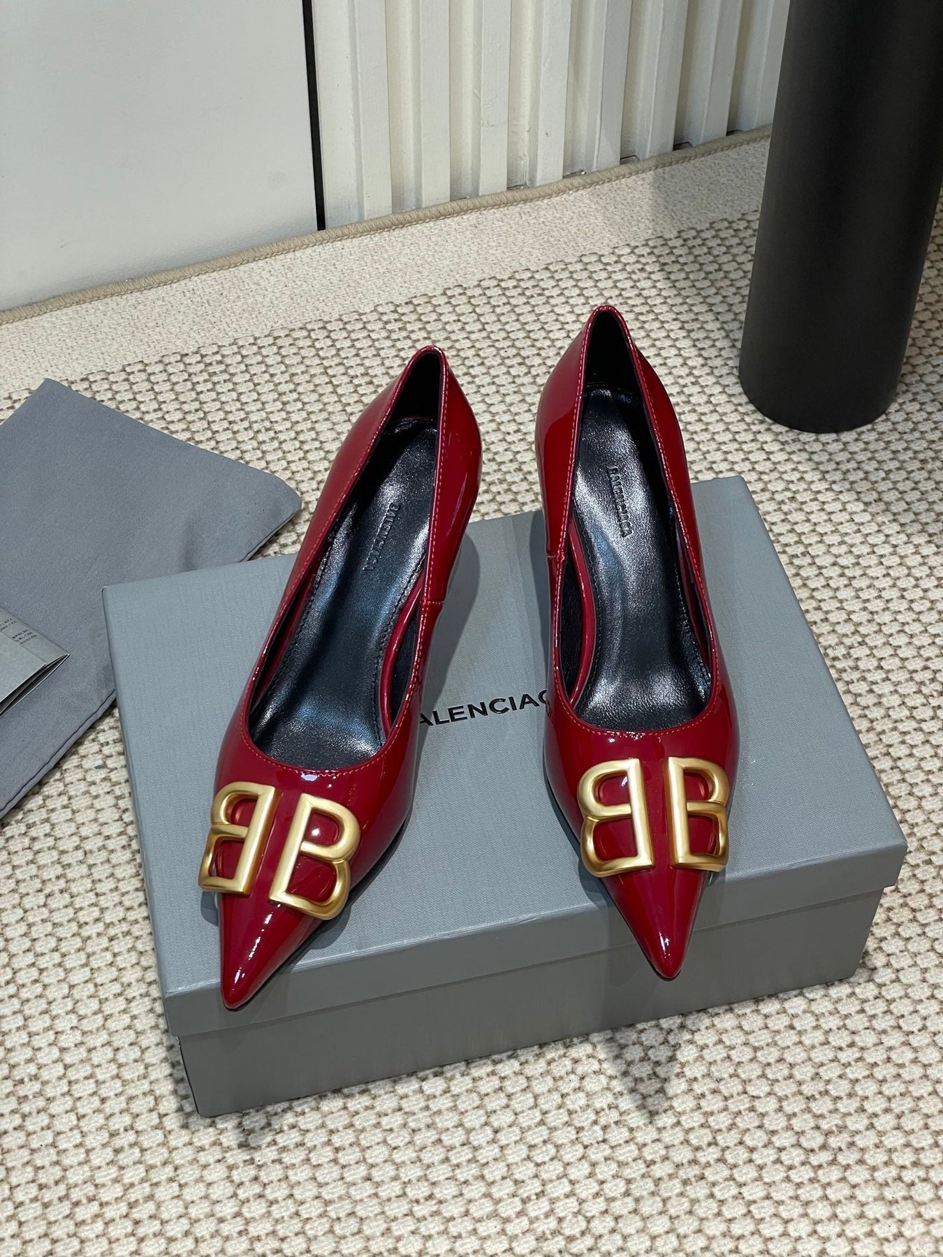 POINTED BB GOLD BUCKLE HIGH PUMPS 60MM IN RED PATENT CALFSKIN