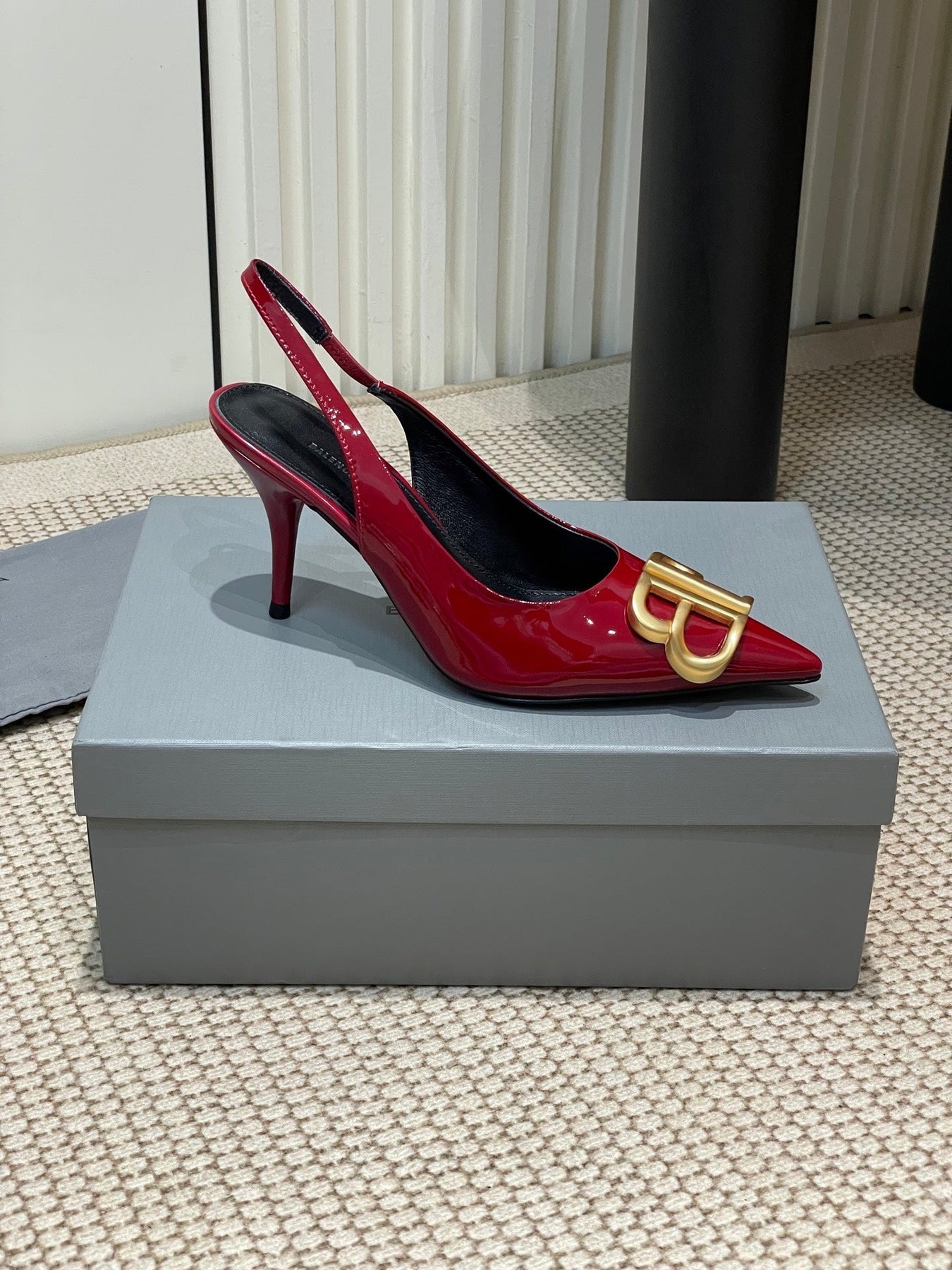 POINTED BB GOLD BUCKLE HIGH SLINGBACK 80MM IN RED PATENT CALFSKIN
