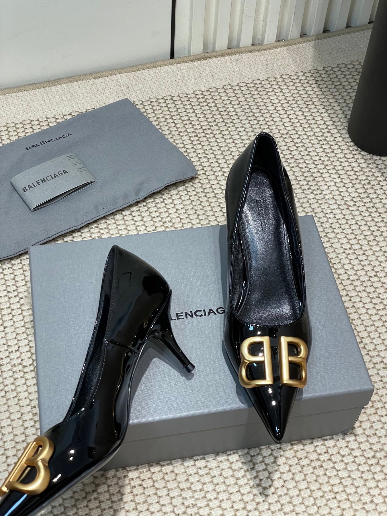 POINTED BB GOLD BUCKLE HIGH PUMPS 60MM IN BLACK PATENT CALFSKIN