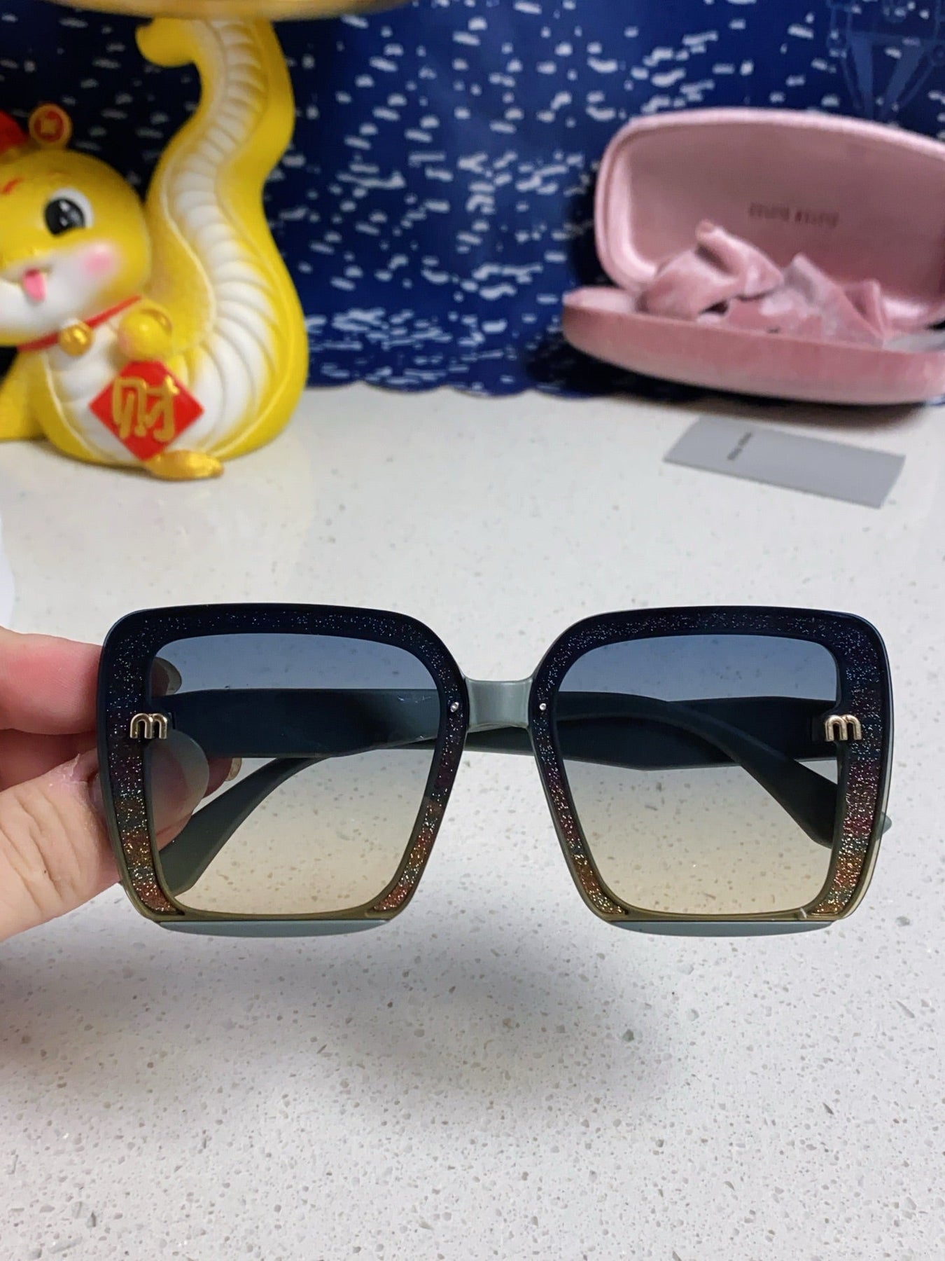 RUNWAY SQUARE SUNGLASSES 563197 IN TAN BLUE ACETATE