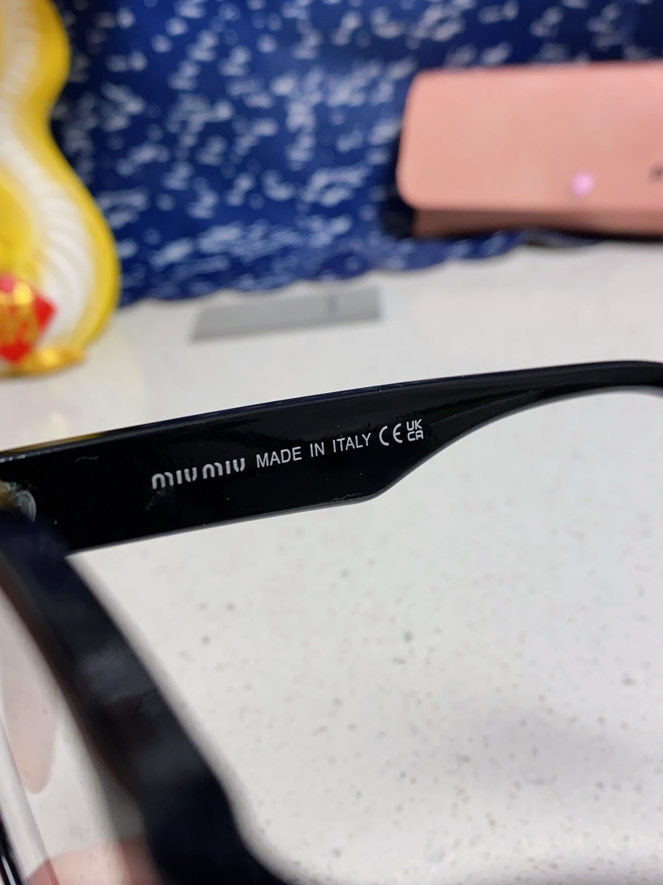 RUNWAY SUNGLASSES 567507 IN BLACK ACETATE SILVER LOGO