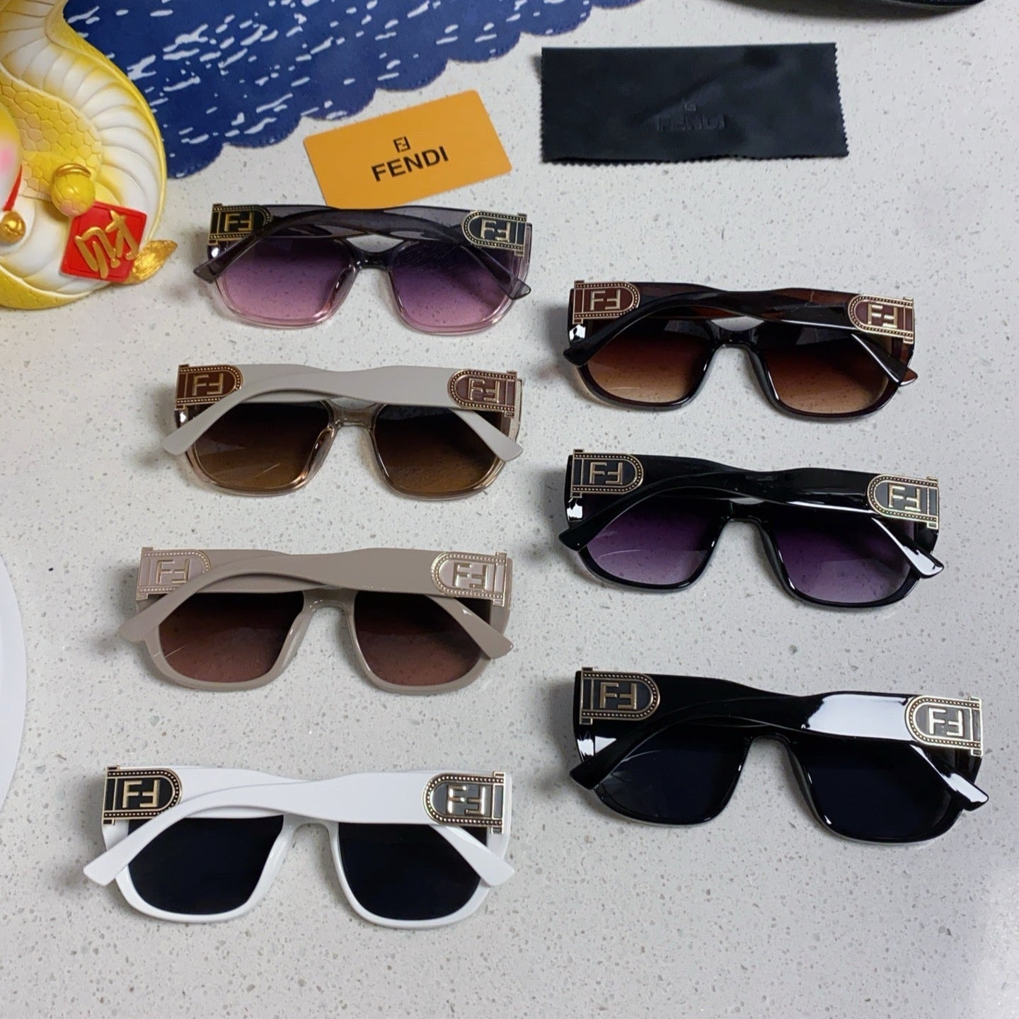 DIAGONAL CHUNKY SQUARE FRAME SUNGLASSES 543494 IN ACETATE