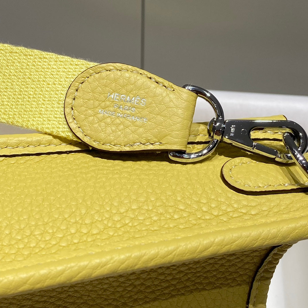 MINI NEO 18 EVELYNE BAG IN BUMBLEBEE YELLOW GRAINED CALFSKIN
