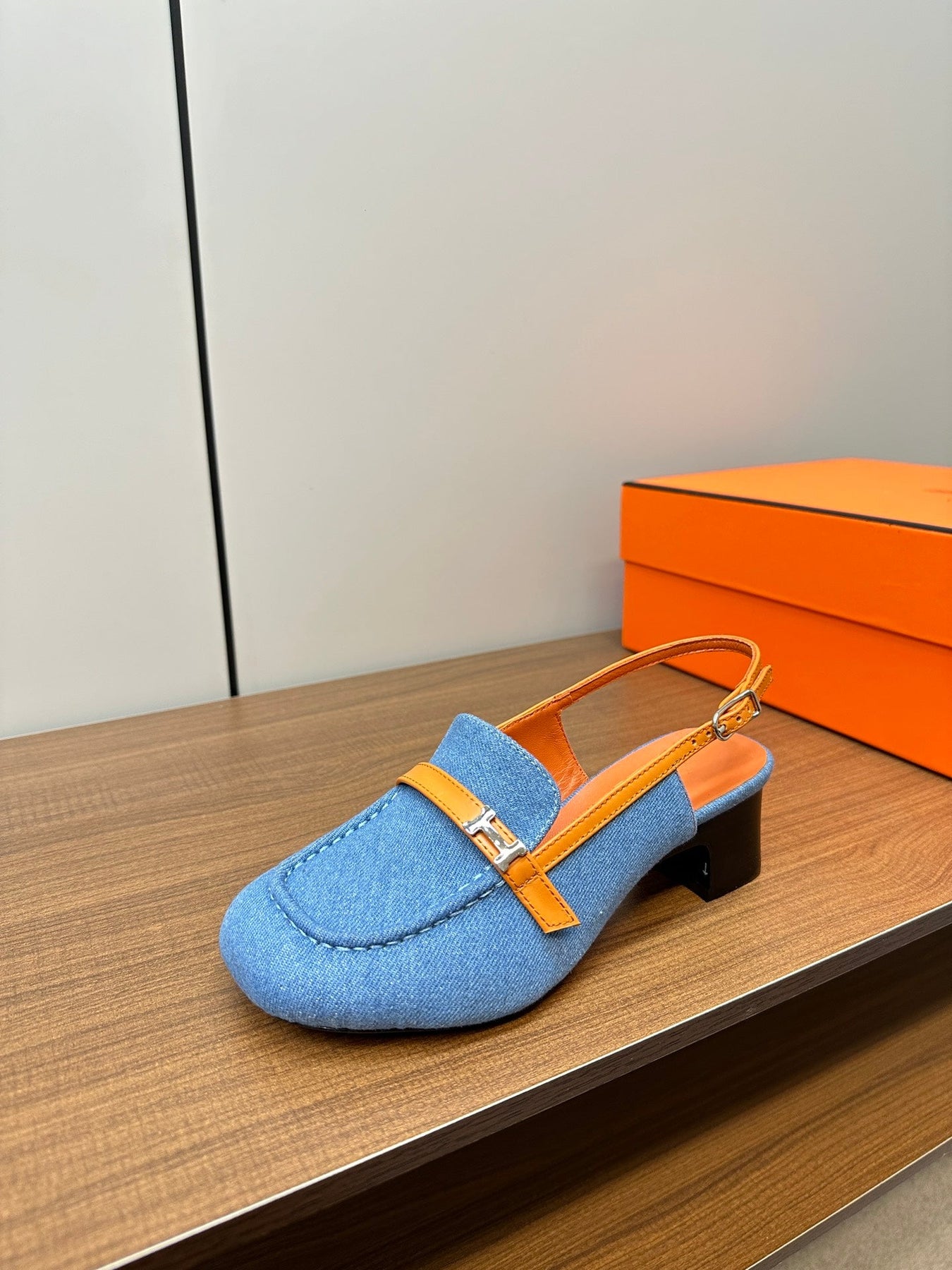 Infinie 50 pump azure blue