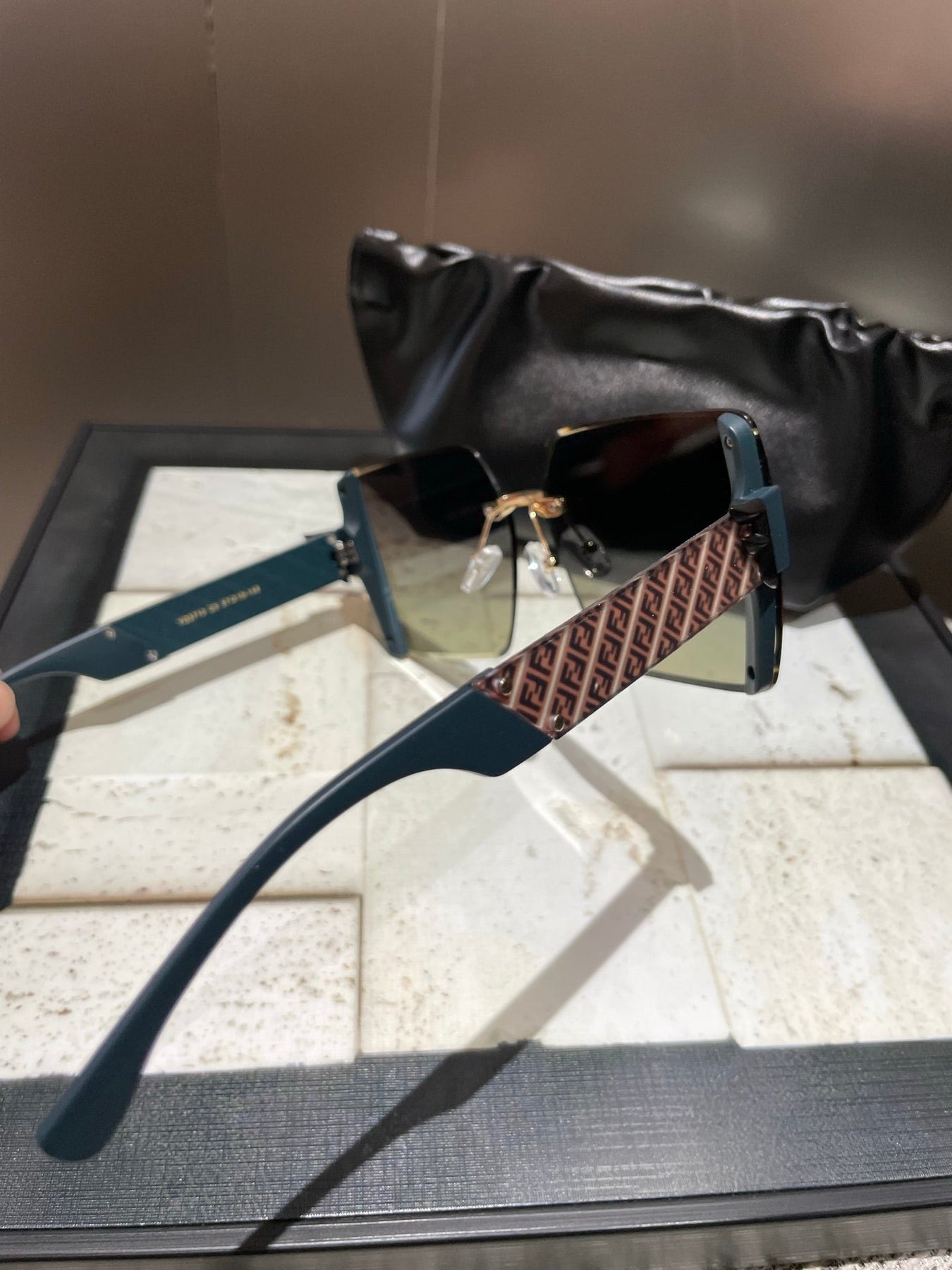 OVERSIZED FF DIAMONDS SQUARE FRAME SUNGLASSES 518548 IN ACETATE